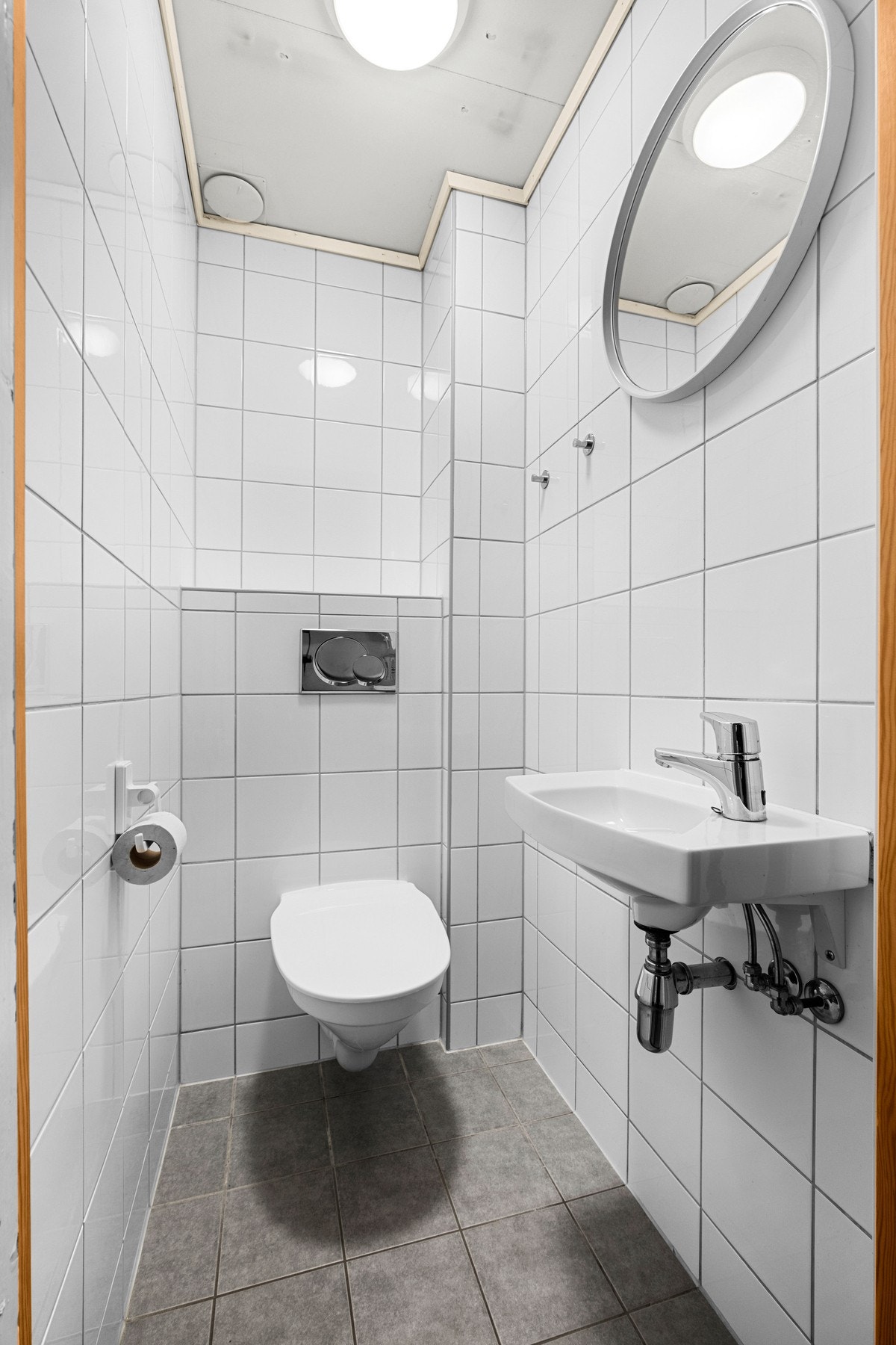 Praktisk toalettrom i 1. etasje. Galleribilde