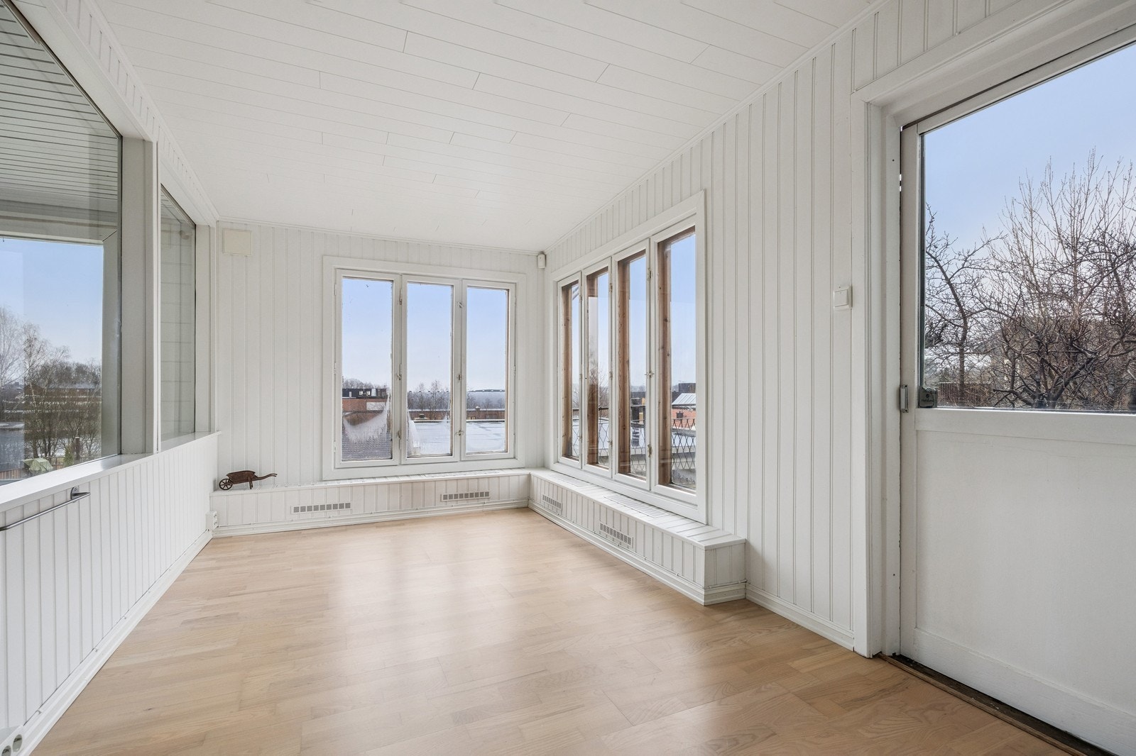 Vinterhage i deler av peisstuen hvor man kan skape en fredfull sitteplass eller hjemmekontor. Galleribilde