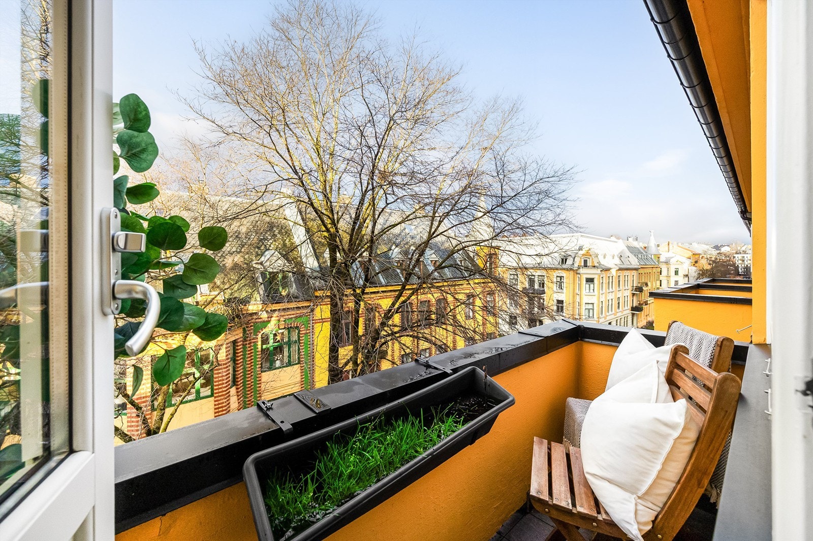 Leiligheten passer ypperlig som førstegangskjøp eller utleieobjekt med tanke på den sentrumsnære beliggenheten rett ved Bogstadveien og ikke minst de lave felleskostnadene. Foto: Marit Andersen. Galleribilde