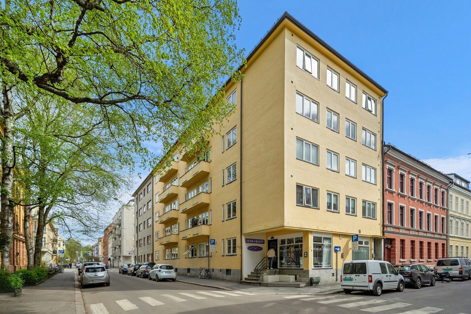 Fasadebilde tatt på sommeren. Galleribilde