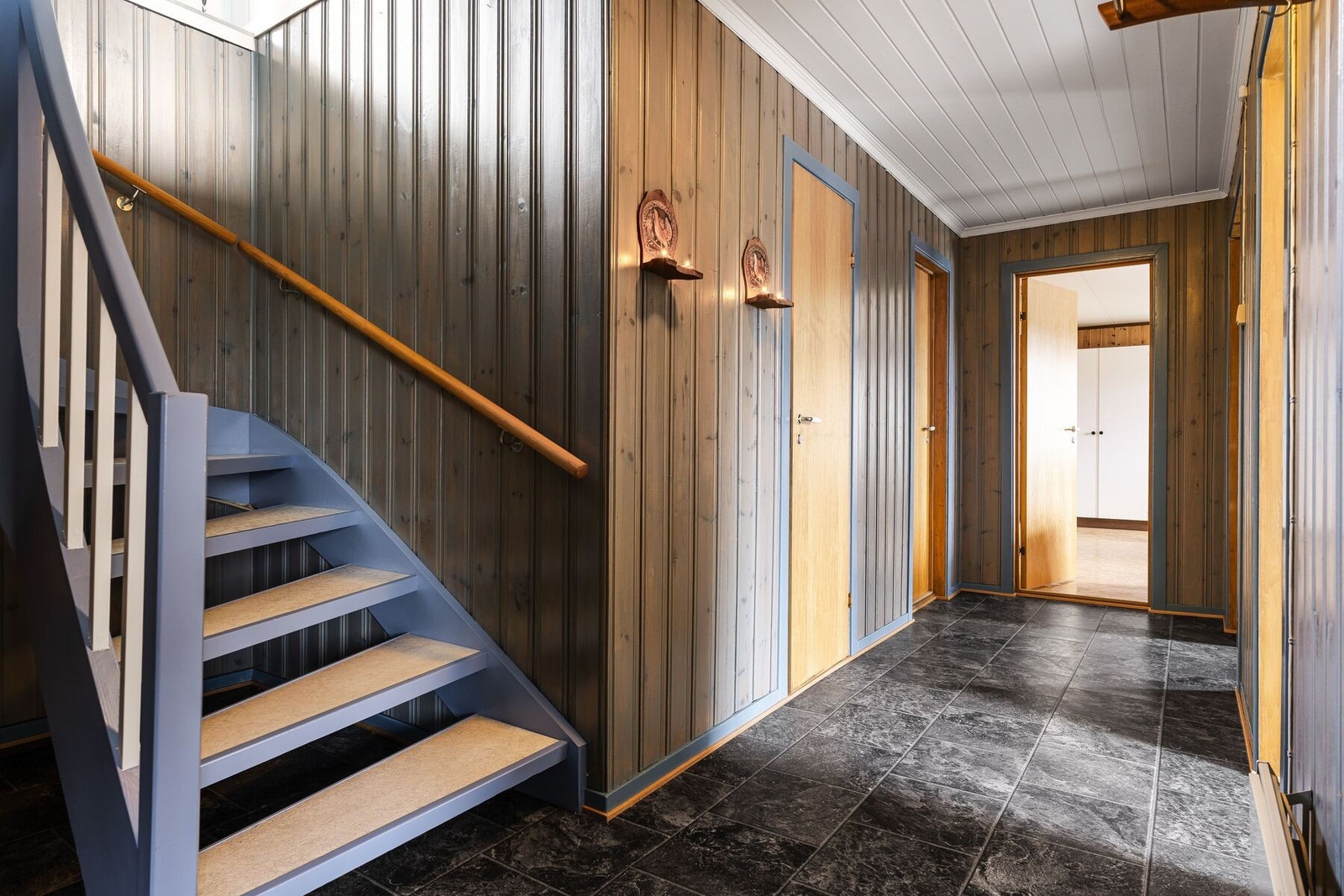 Gang/trapperom Galleribilde