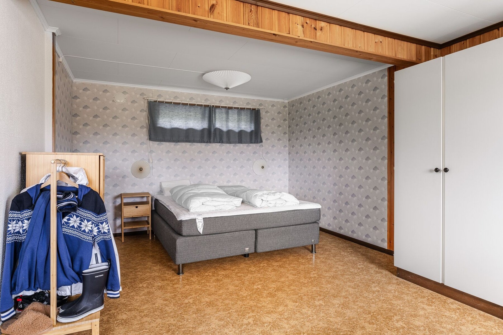 Soverom - Vi gjør oppmerksom på at rommet er byggemeldt som hobbyrom og at dette er en søknadspliktig endring. Kjøper overtar ansvar, risiko og konsekvens Galleribilde