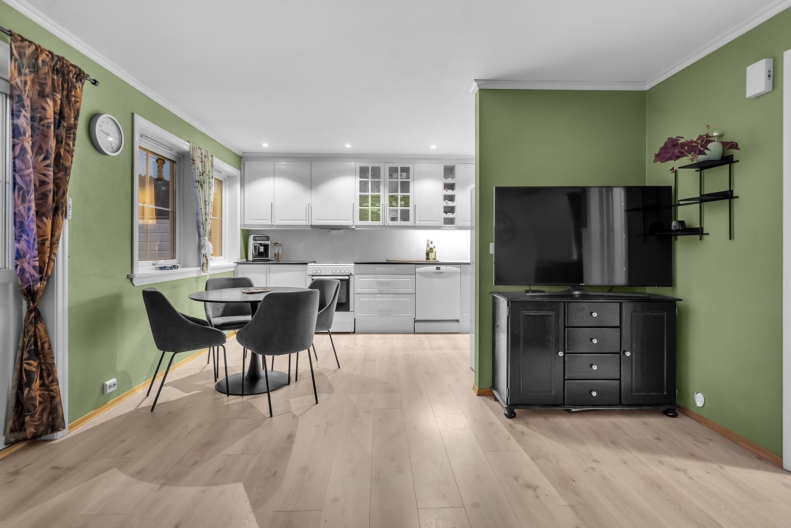 Kjøkken | Åpen stue/kjøkken-løsning. Galleribilde