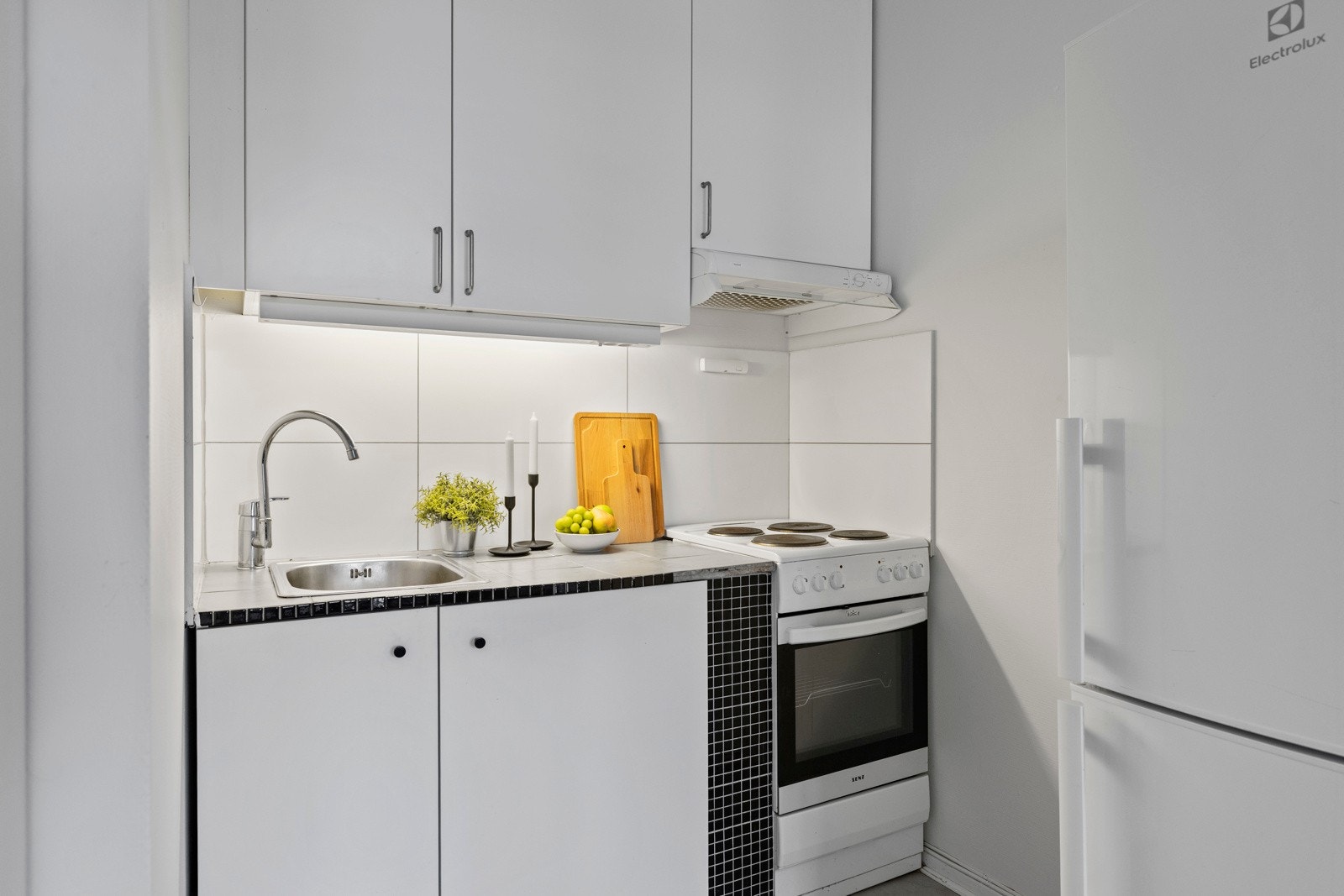 Kjøkkenet er utstyrt med Flexit ventilator med avtrekk ført direkte ut, noe som gir effektiv ventilasjon ved matlaging. Galleribilde