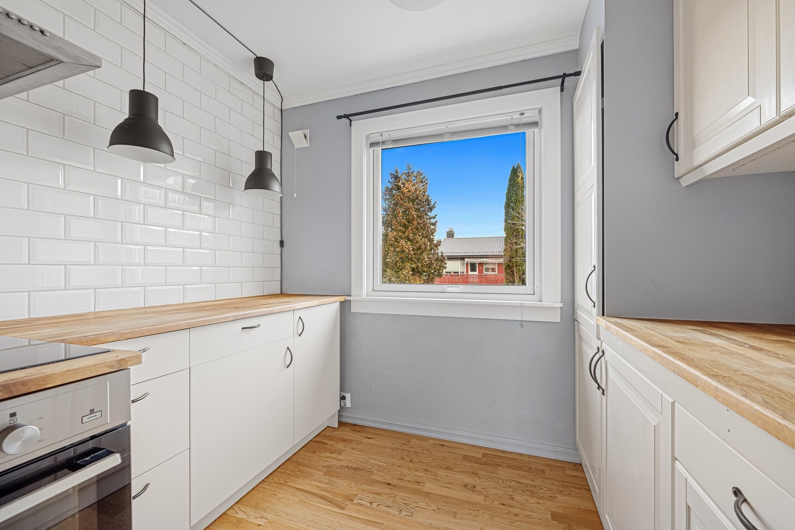 Hvitevarer som fremstår på visning medfølger. Galleribilde