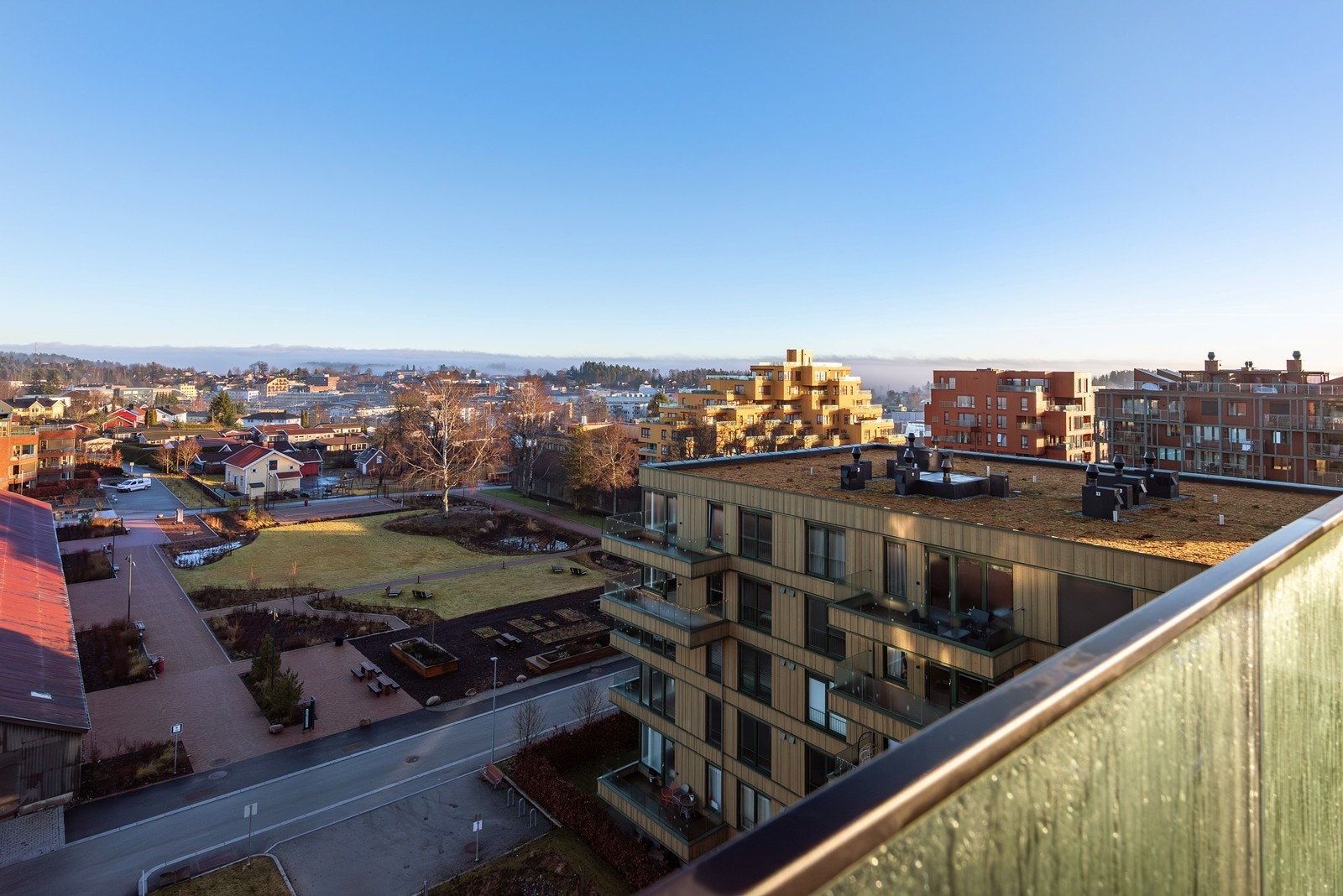 Her sitter du helt usjenert og med fantastisk utsikt mot Ski Sentrum! Galleribilde