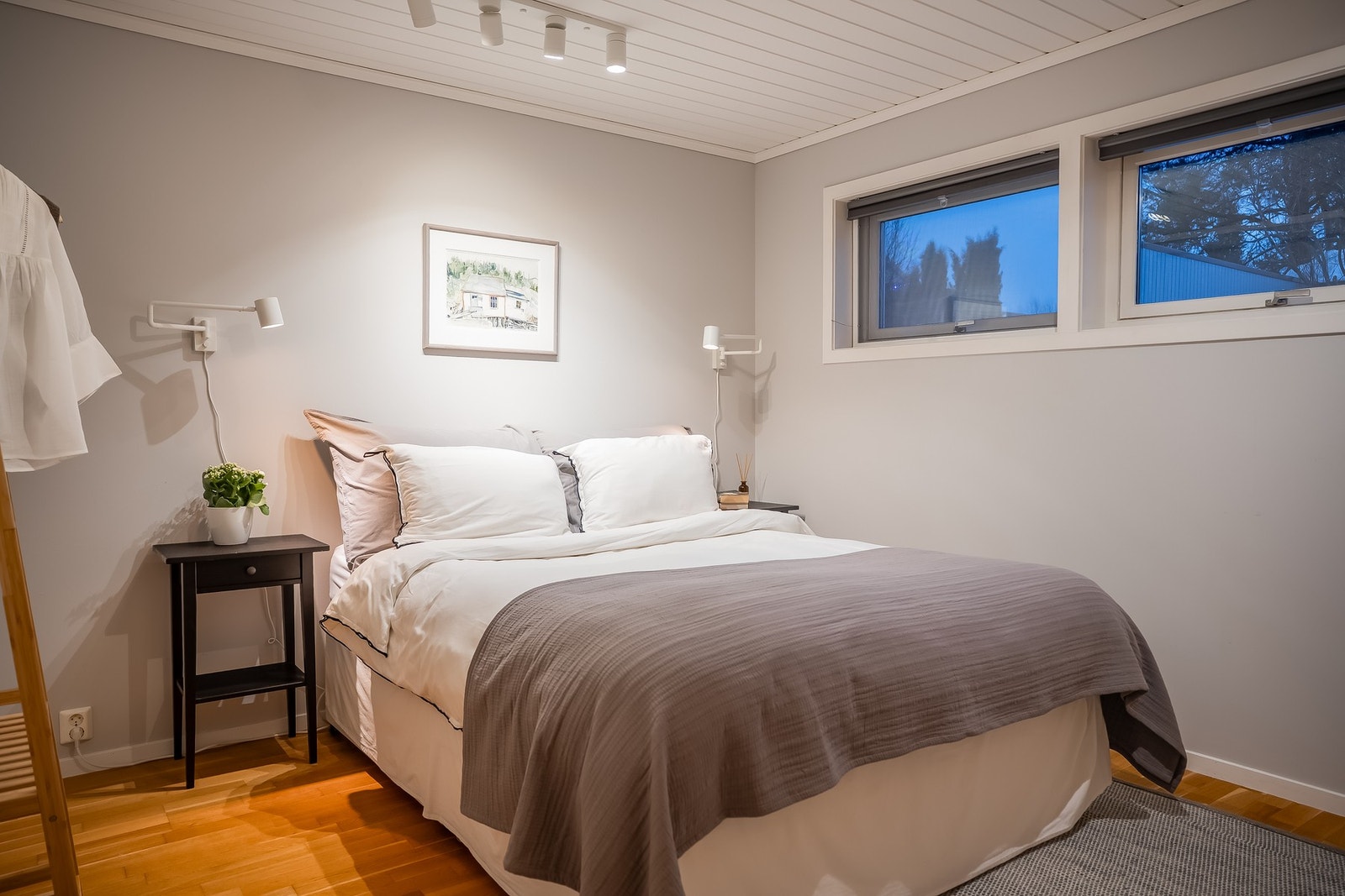 Soverommet er på 13 kvm, med god plass til seng, oppbevaring og nattbord. Galleribilde