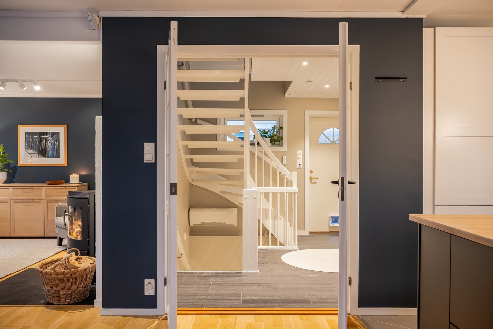 Varmepumpe er installert i gang / trapp. Galleribilde