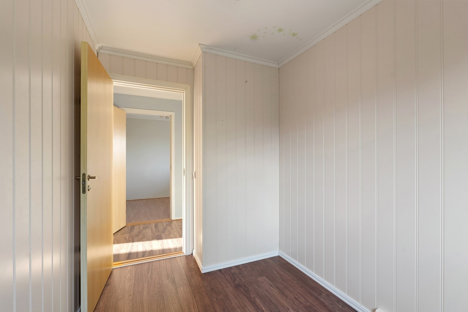 Soverom 2 er et fleksibelt rom som kan brukes som gjesterom, kontor eller soverom Galleribilde