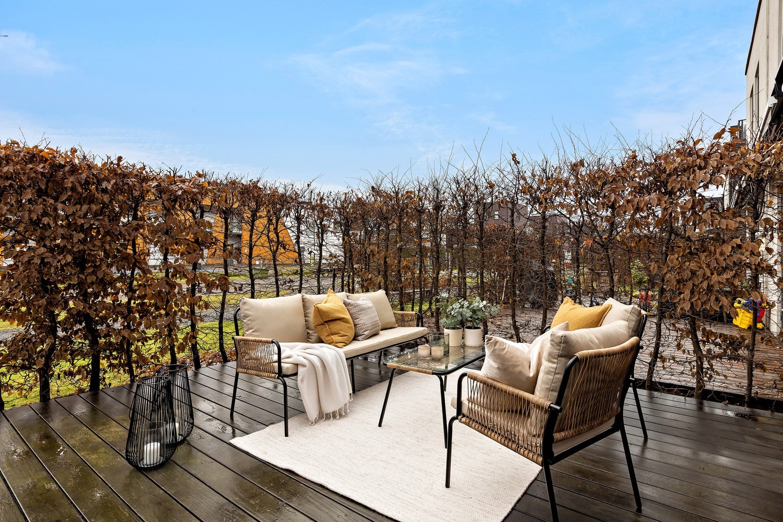 Fra stue har du adkomst til en markterrasse på ca. 22 kvm Galleribilde