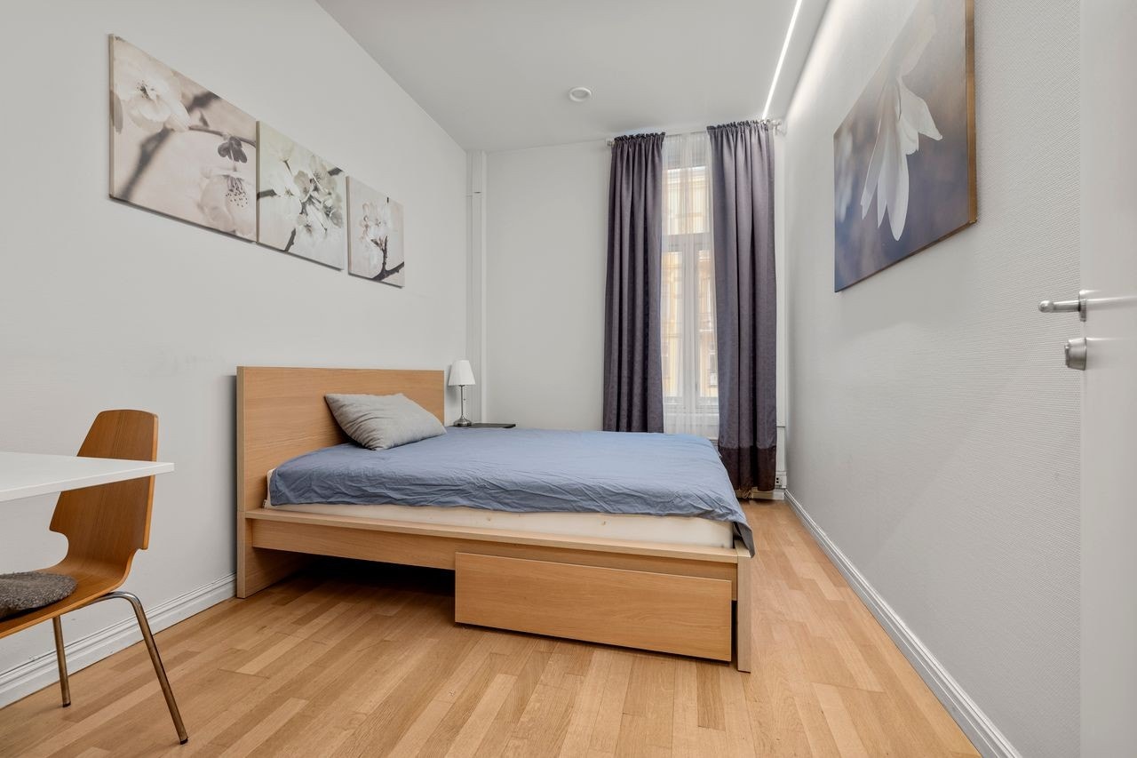 Rom nr. 3
13,7 m2
Leie kr. 10.500,- Galleribilde