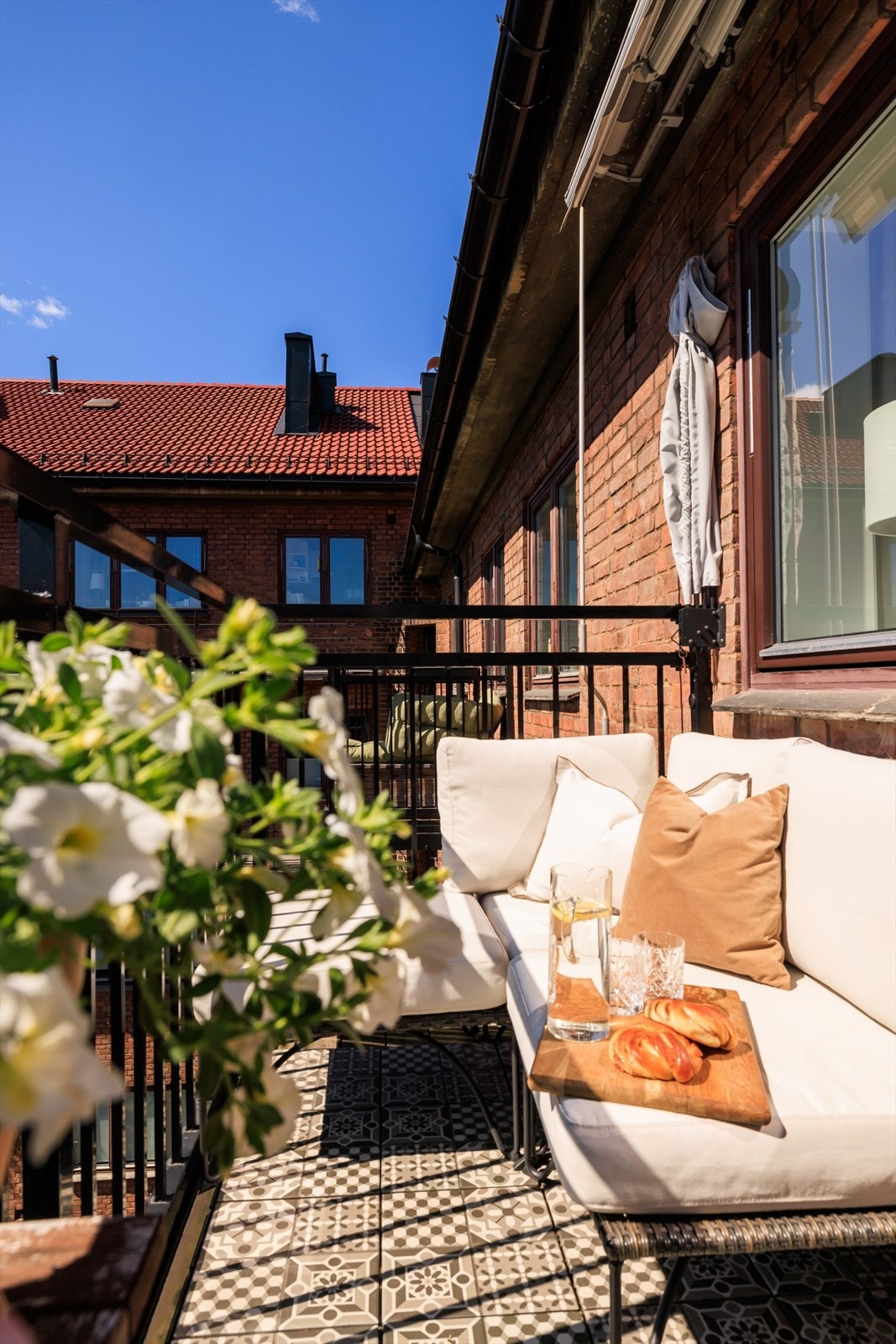 - Det er tillatt med både gass- og elektrisk grill - Galleribilde