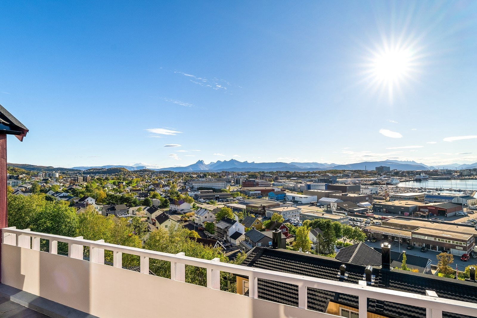 Utsikten er vidstrakt og formidabel. Galleribilde