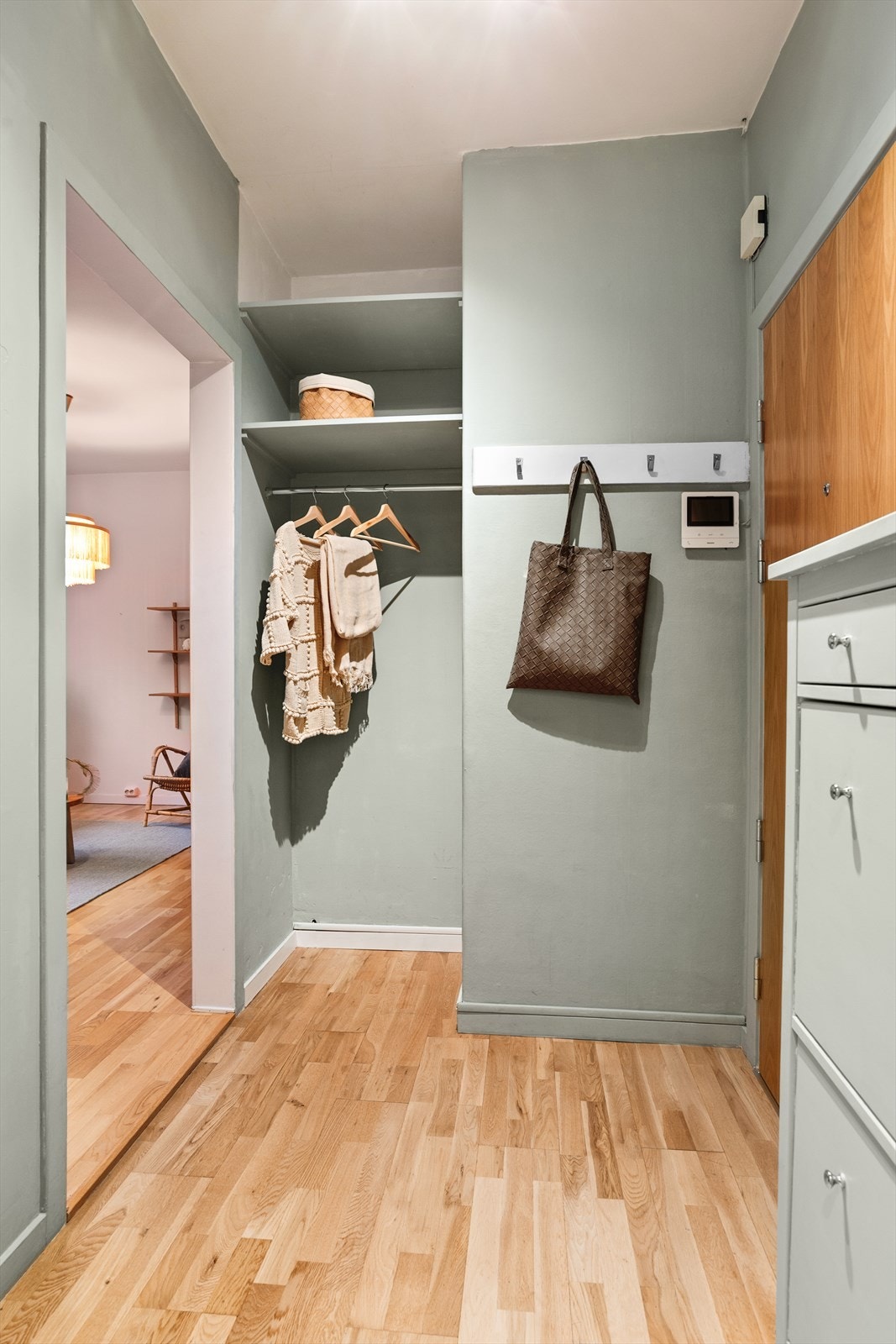 Lys og innbydende entré. Galleribilde