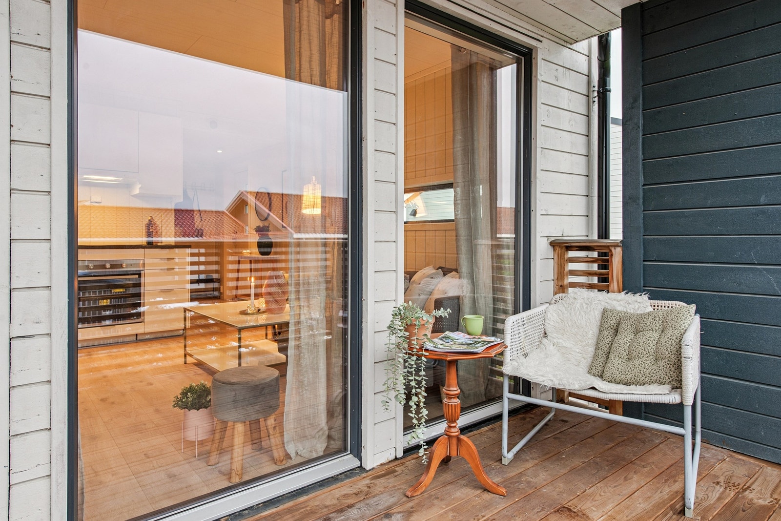 Uteidyll på balkongen Galleribilde