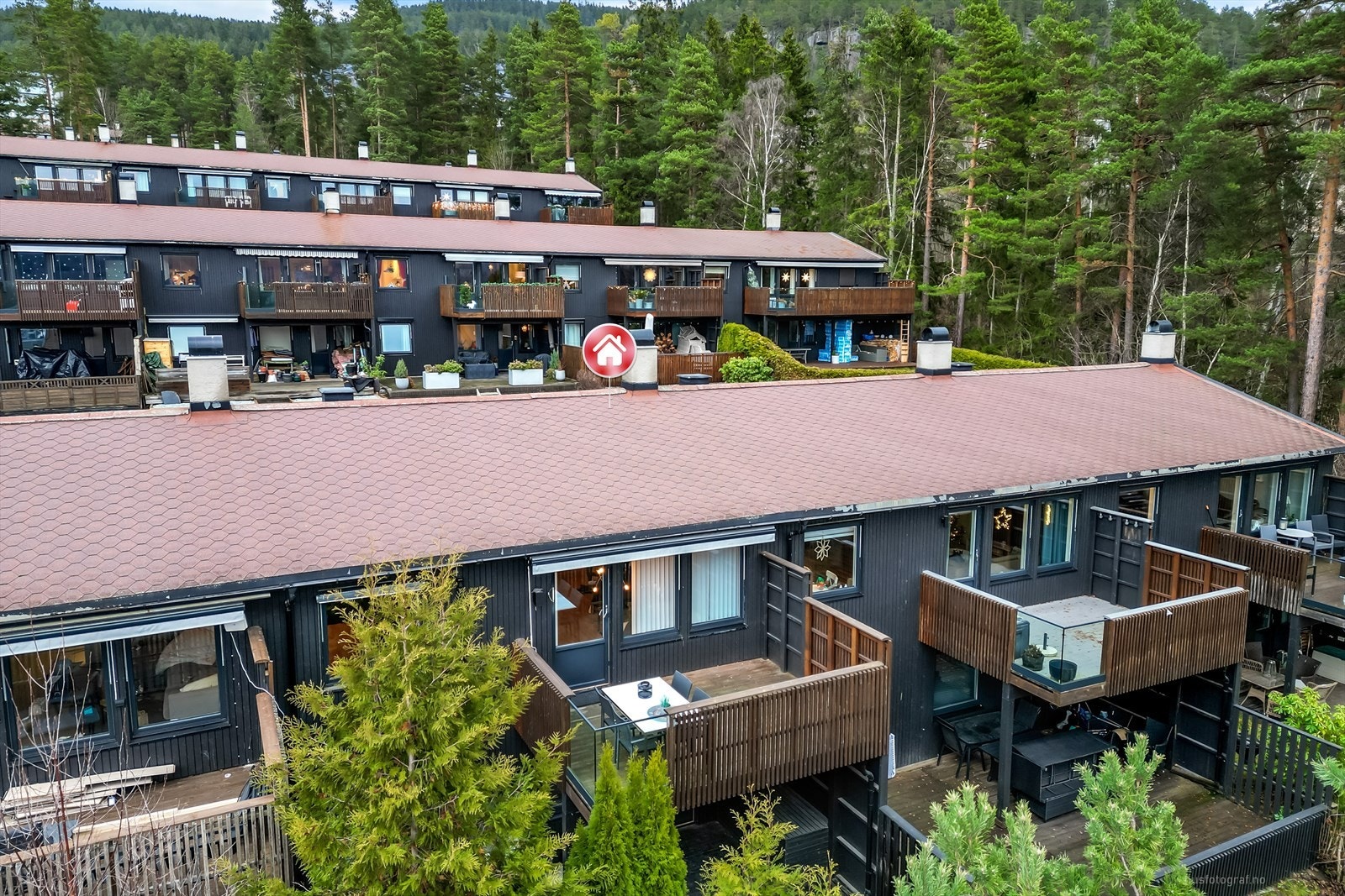 Boligen er over 2 plan. Galleribilde