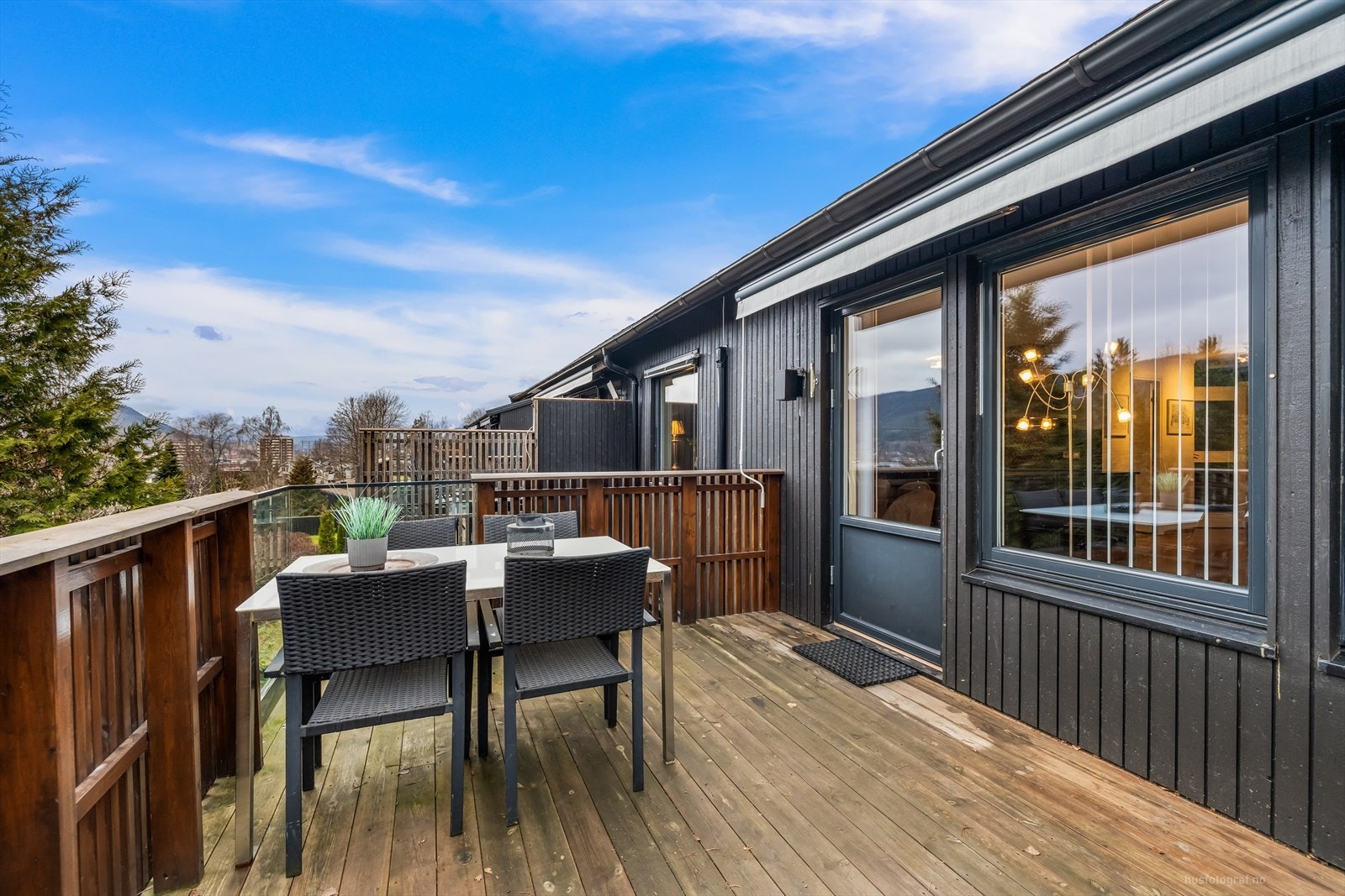 Fra balkongen er det flott utsikt. Galleribilde