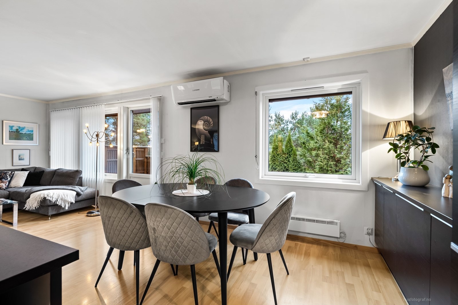 Det er montert en varmepumpe som varmer godt på kalde dager. Galleribilde