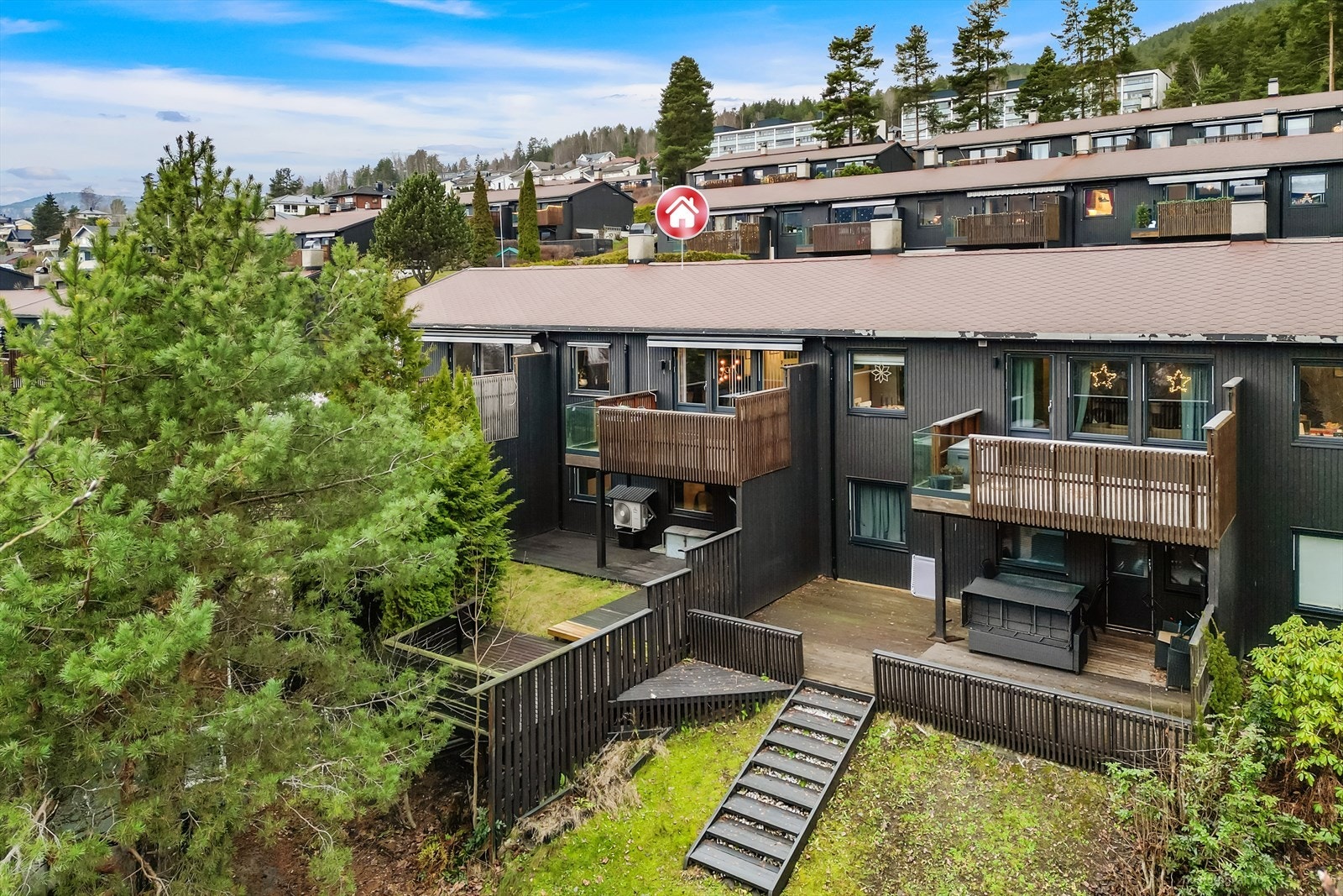 Rekkehuset har en praktisk planløsning over to plan. Galleribilde