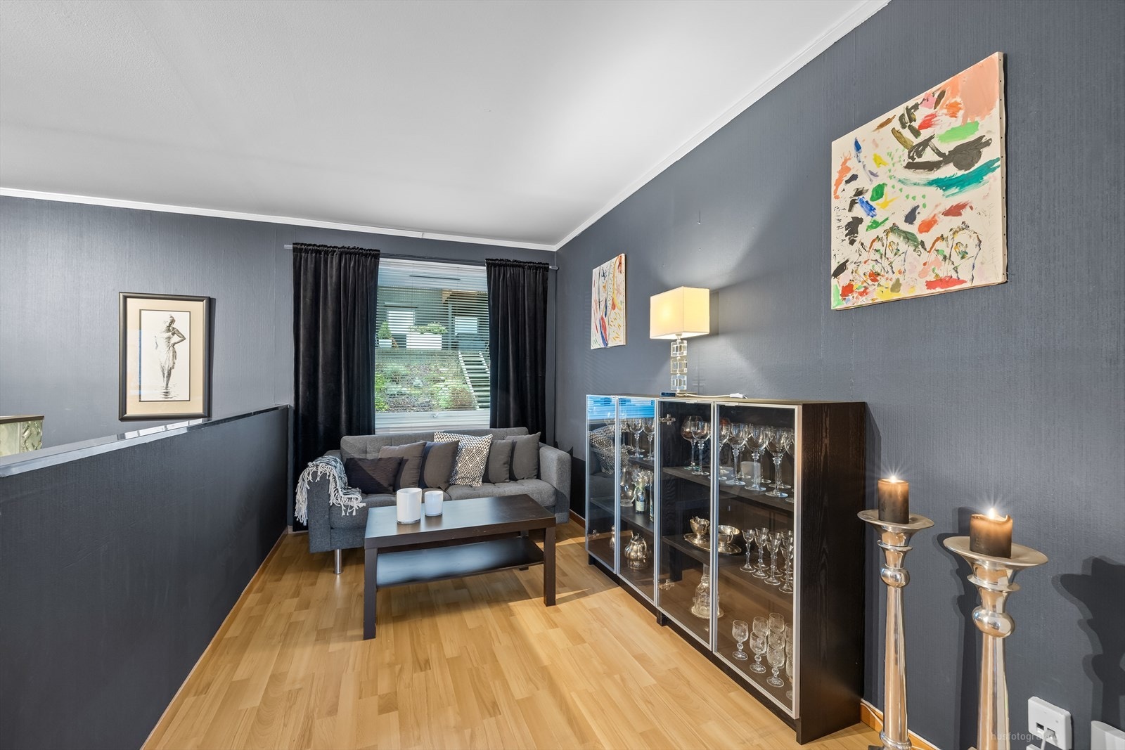 Dette er en bolig som kombinerer funksjonalitet, kvalitet og oppgraderinger. Galleribilde