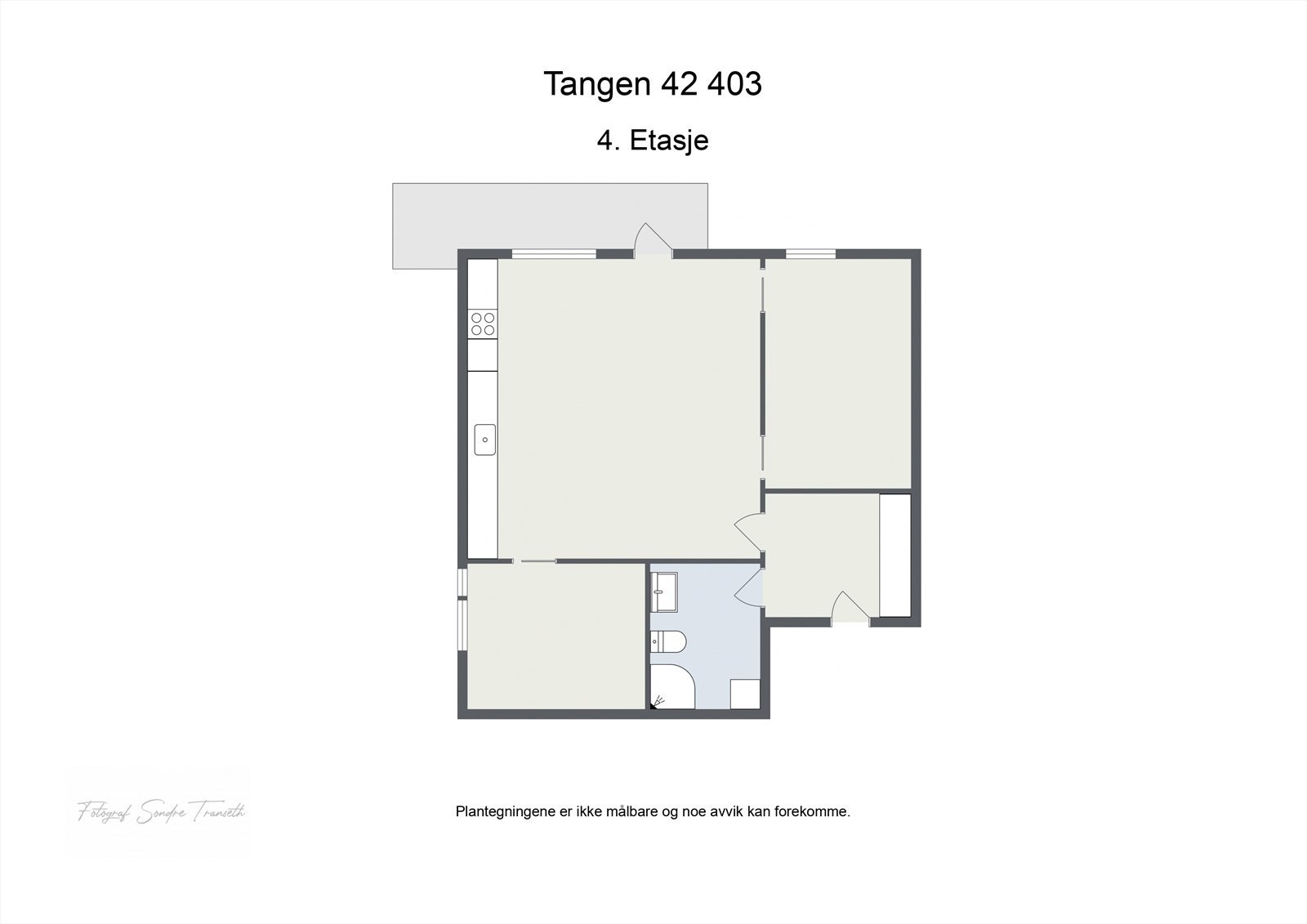 Planløsning 4.etg.: entre, åpen stue/kjøkkenløsning med tilkomst til balkong, 2 soverom, samt bad/vaskerom. I tillegg medfølger det bod i samme etasje, samt bod og parkeringsplass i felles garasjeanlegg. Galleribilde