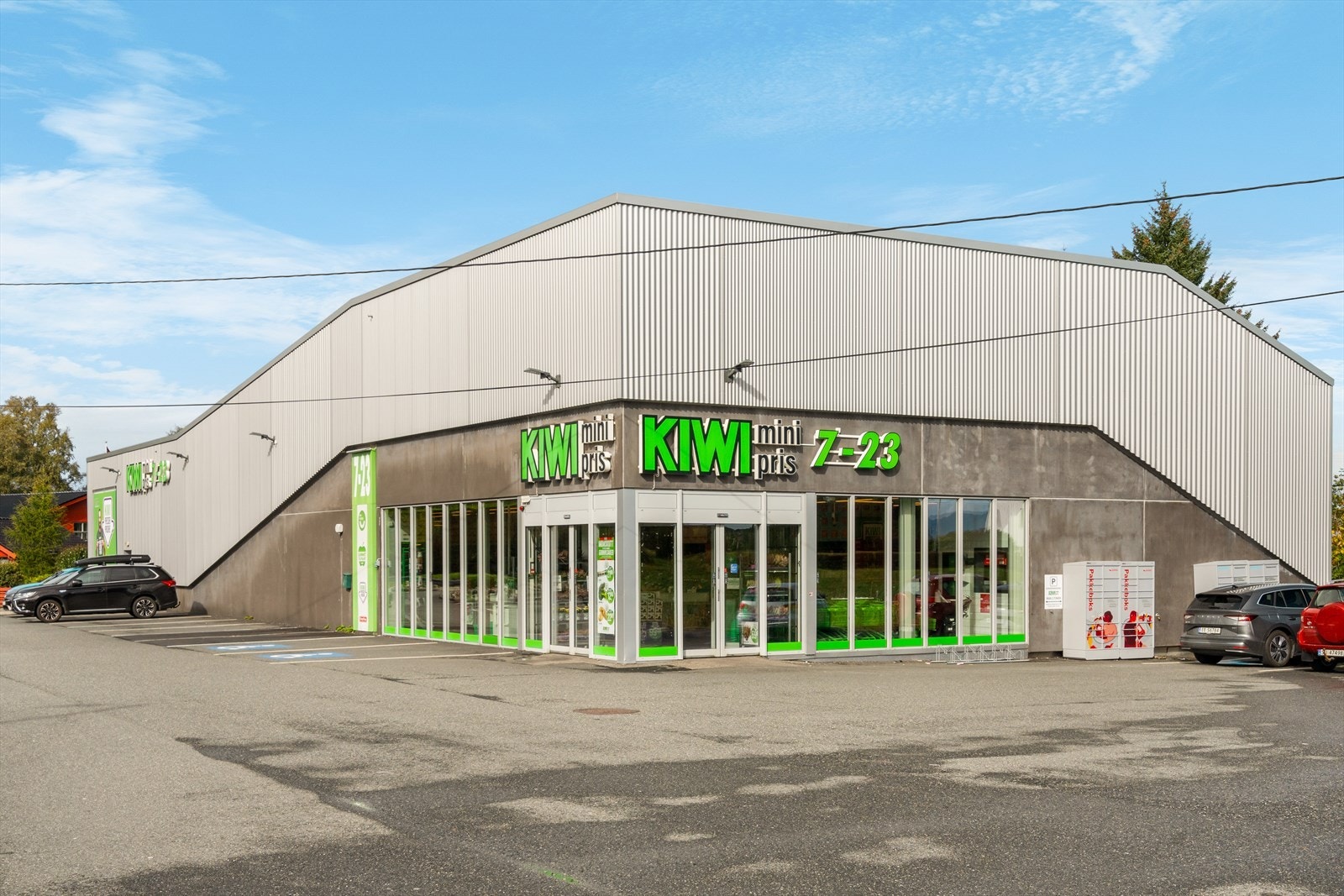 Med dagligvarebutikk bare ca. 4 minutters kjøretur unna har du alt du trenger for en smidig og komfortabel hverdag Galleribilde