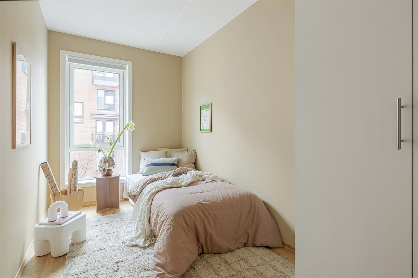 Soverom 2 med plass til seng og garderobe. Galleribilde