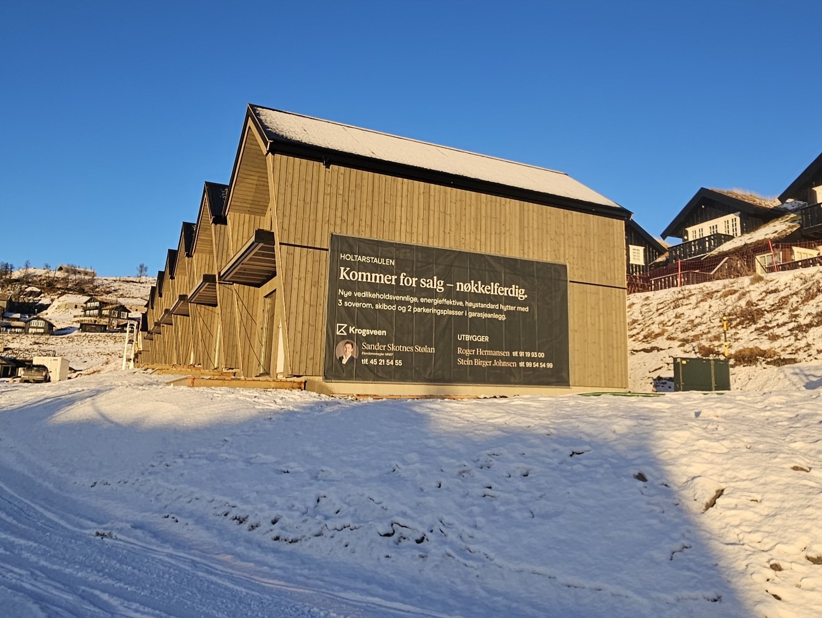 Hyttene ligger i "Indrefileten" av Holtardalen. Galleribilde