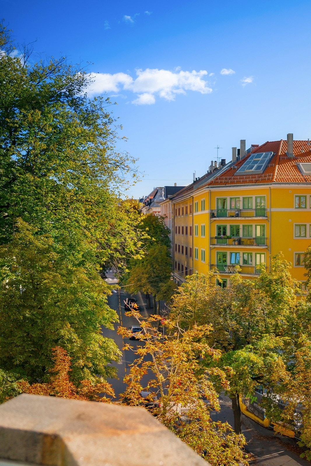 Leiligheten ligger høyt og fritt i byggets 4.etasje Galleribilde