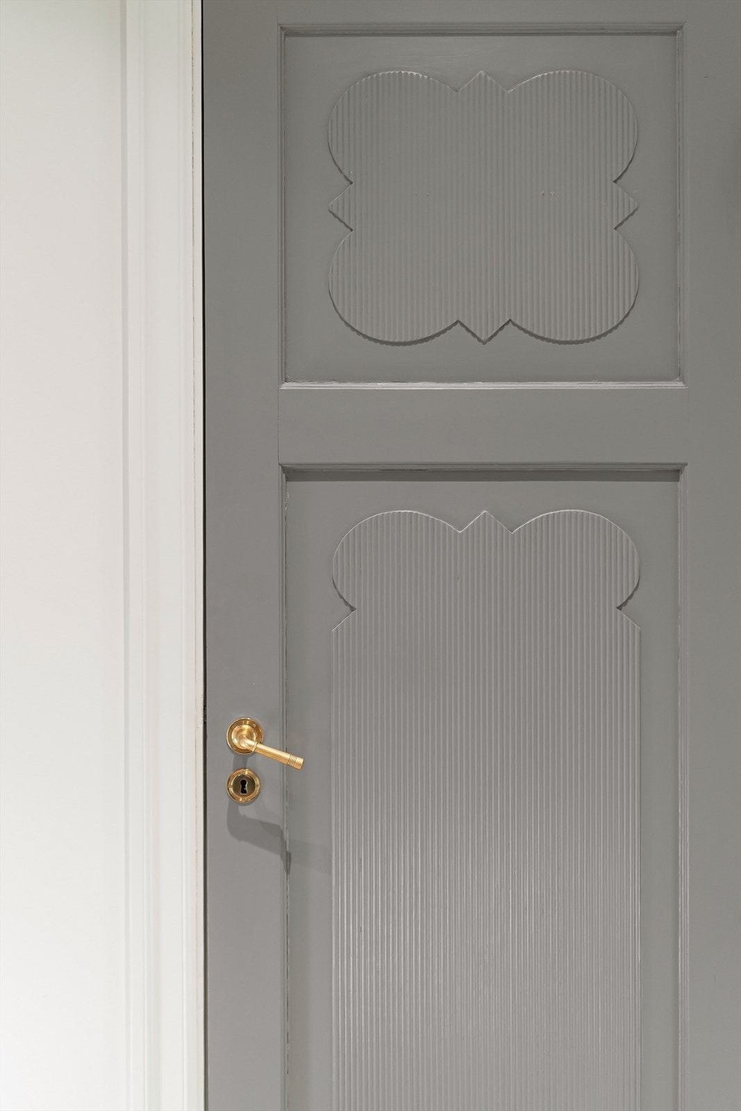 Innerdørene i leiligheten er originale og pent restaurert Galleribilde