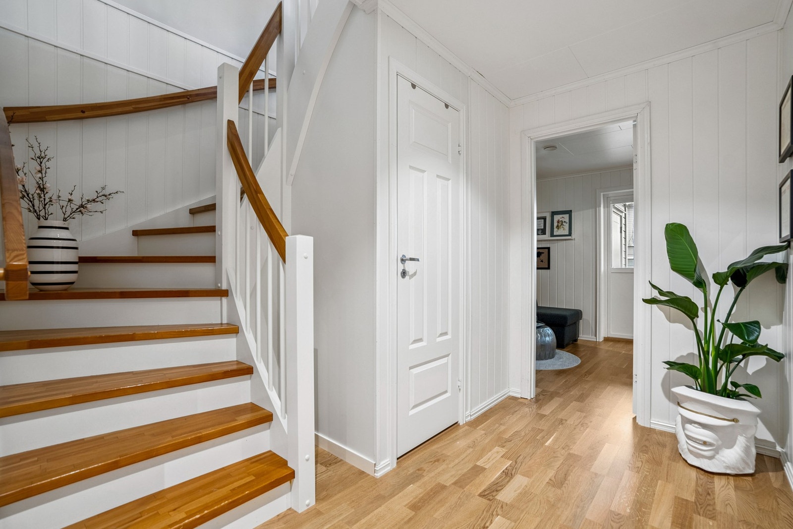 Gang sett mot TV-stue Galleribilde