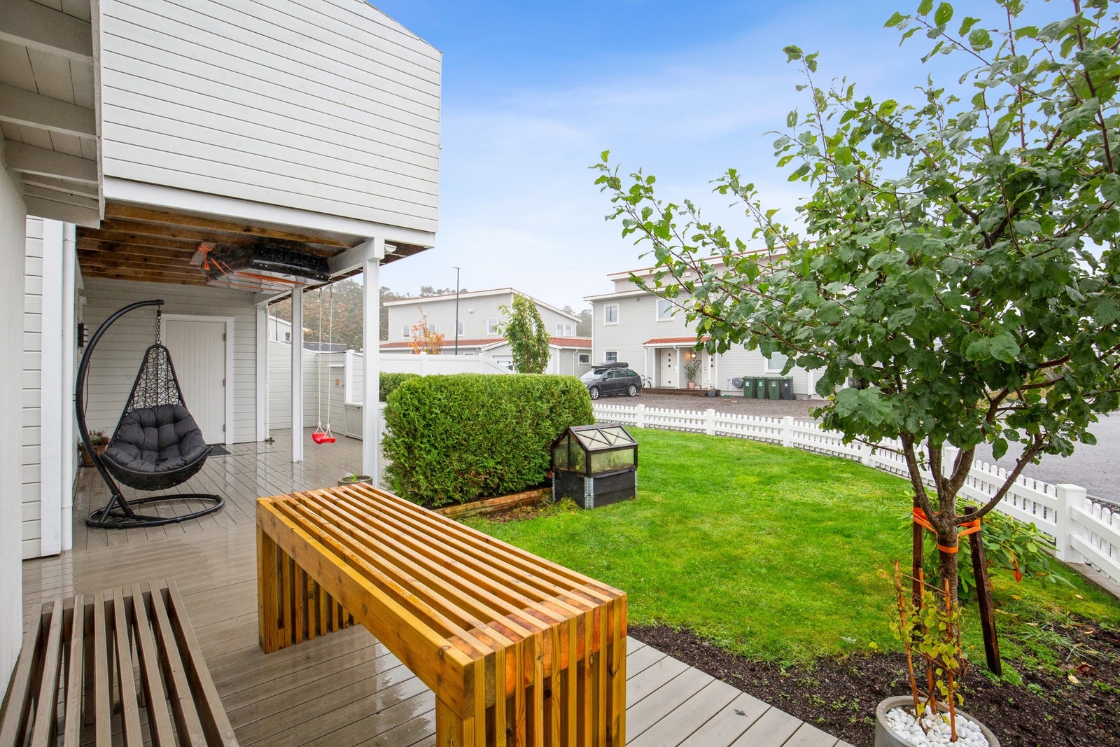 Boligen ble oppført i 2015 og går over 2 plan Galleribilde