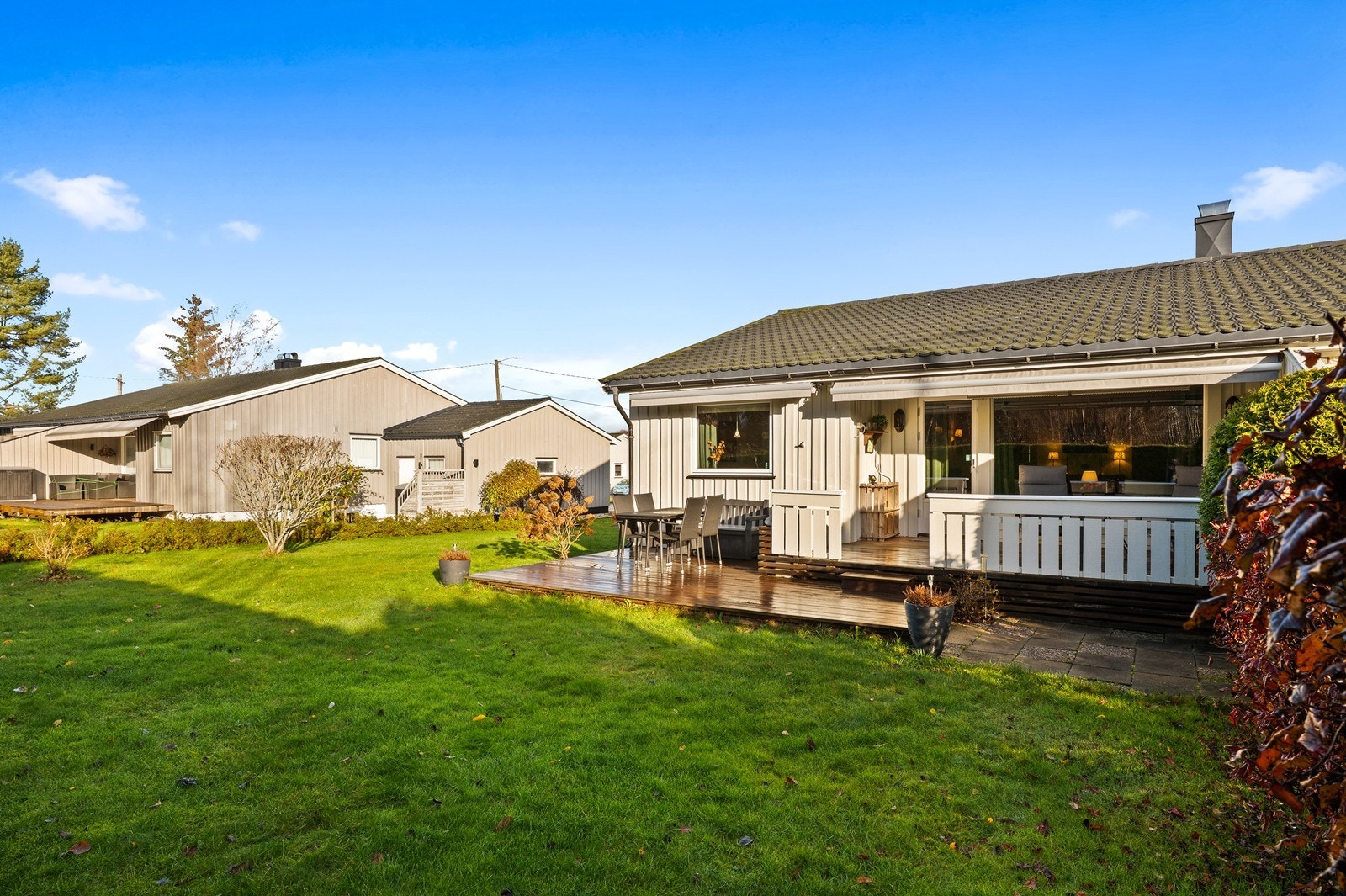 Del av en vertikaltdelt tomannsbolig som er bygget i 1973. Leiligheten ligger i et godt etablert borettslag med godt servicetilbud i nærheten. Galleribilde