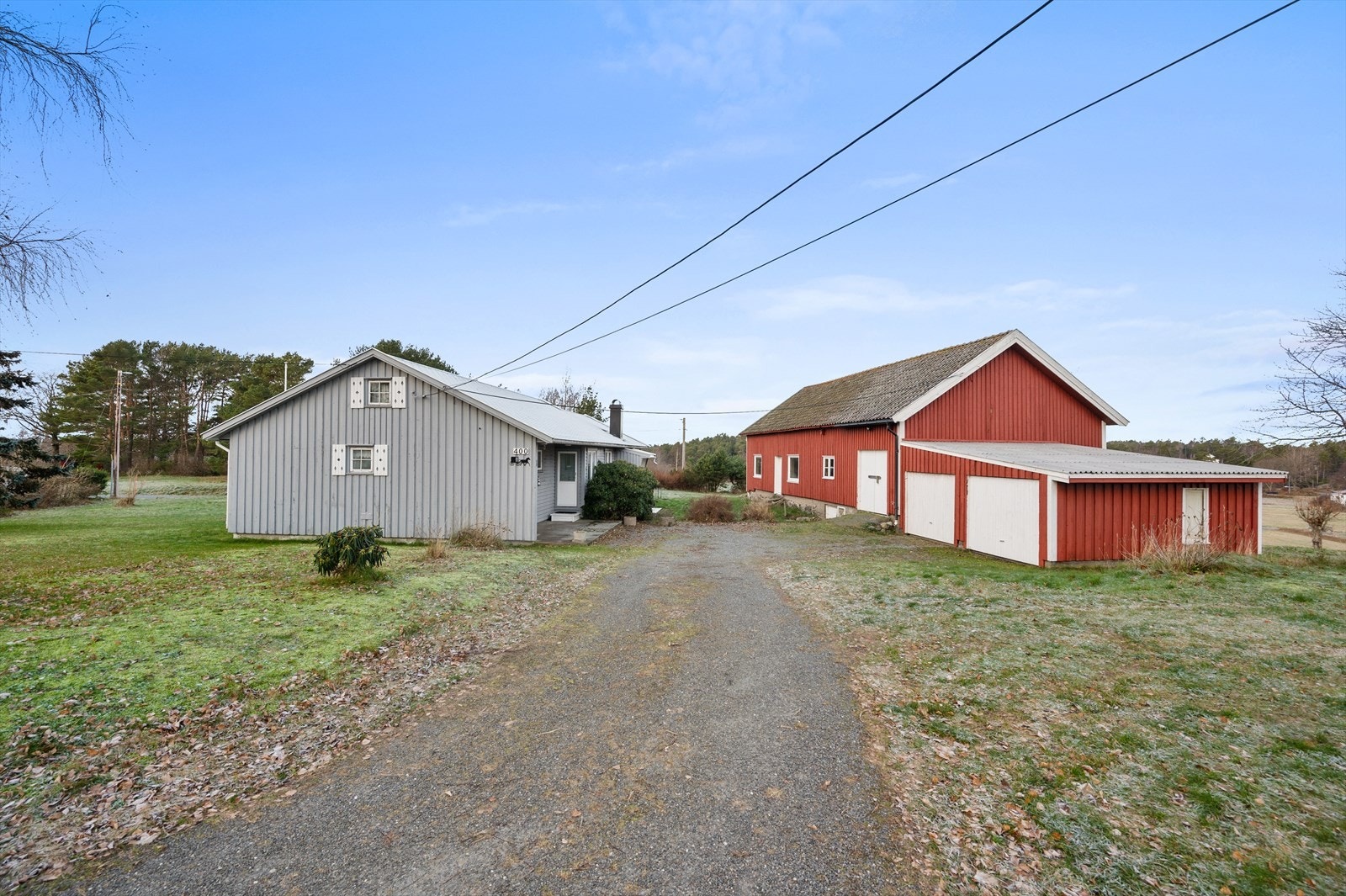 Velkommen til Tromøy Kirkevei 400! Enebolig på romslig tomt i landlige omgivelser. Galleribilde