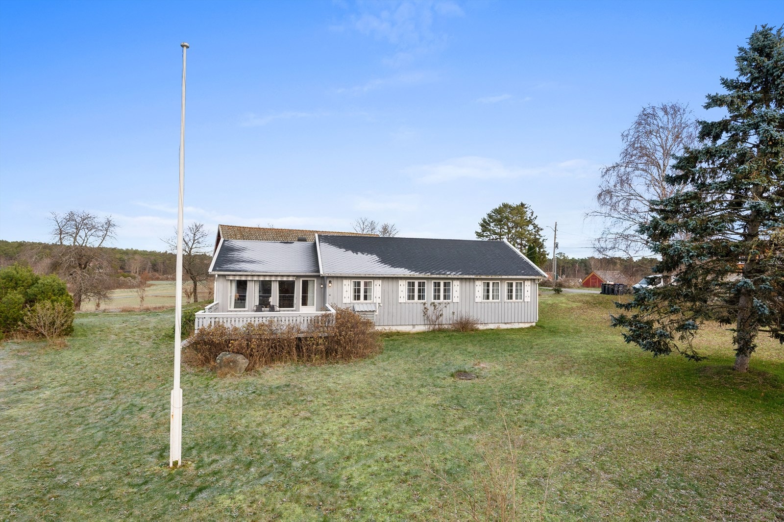 Landlig samtidig sjønært på Brekka. Galleribilde