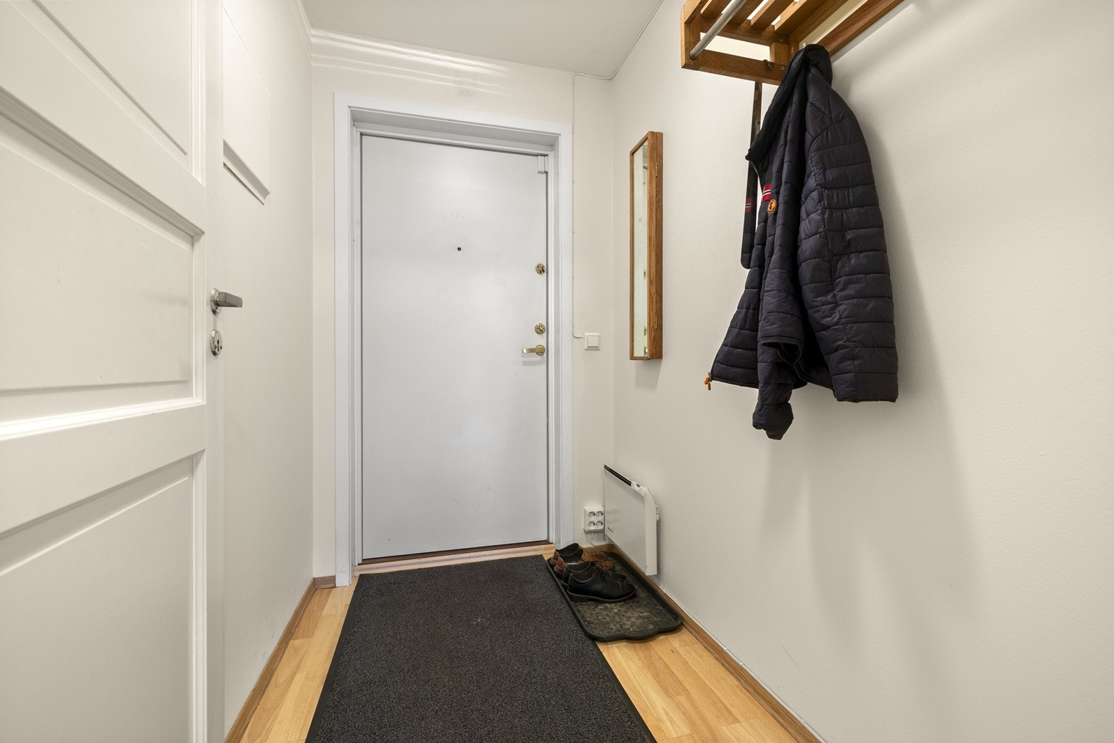 Leiligheten ligger i en høy 1. etasje med enkel adkomst via heis i felles oppgang. Galleribilde