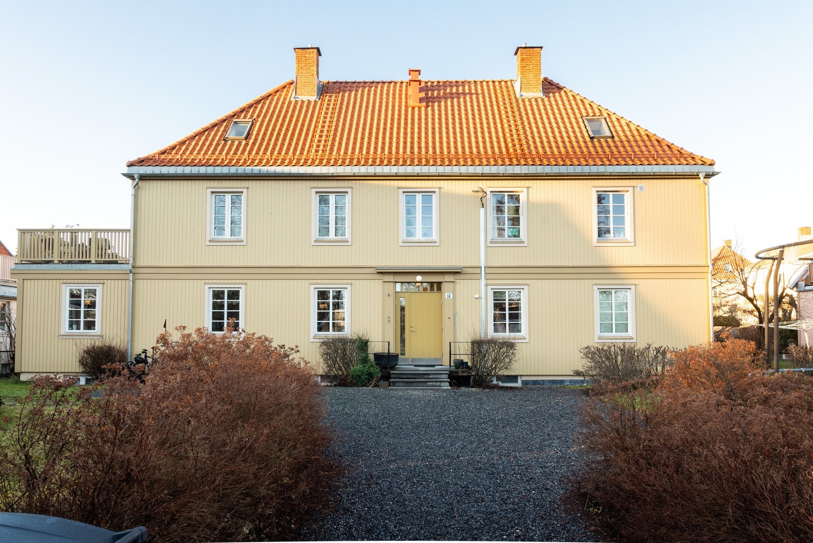 Boligen ligger i populære og veletablerte Tåsen Hageby - et attraktivt og familievennlig område med kort vei til Damplassen, Ullevål Hageby, Sagene og Voldsløkka. Galleribilde