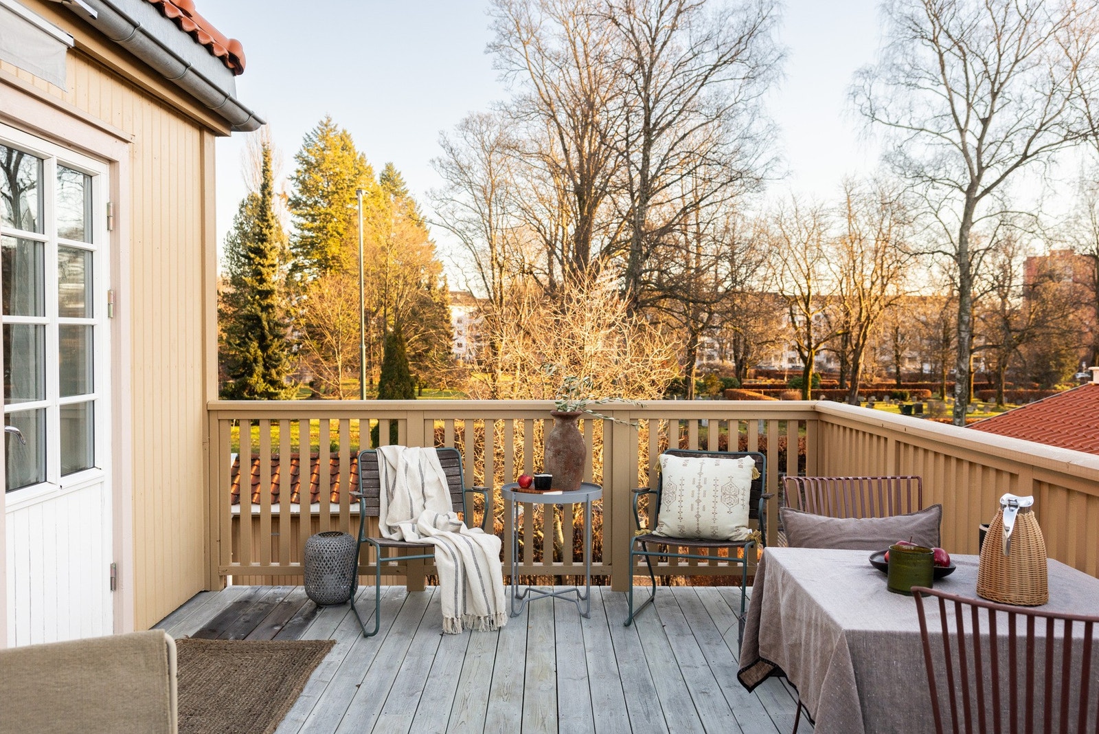 Boligen har en herlig syd-vendt terrasse. Galleribilde