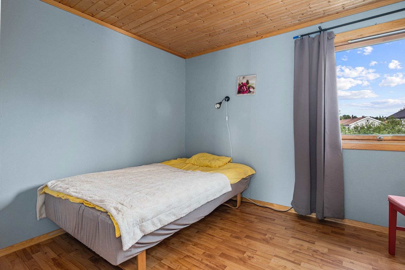 Fjerde soverom i hoveddelen har også god plass til ønsket møblering Galleribilde