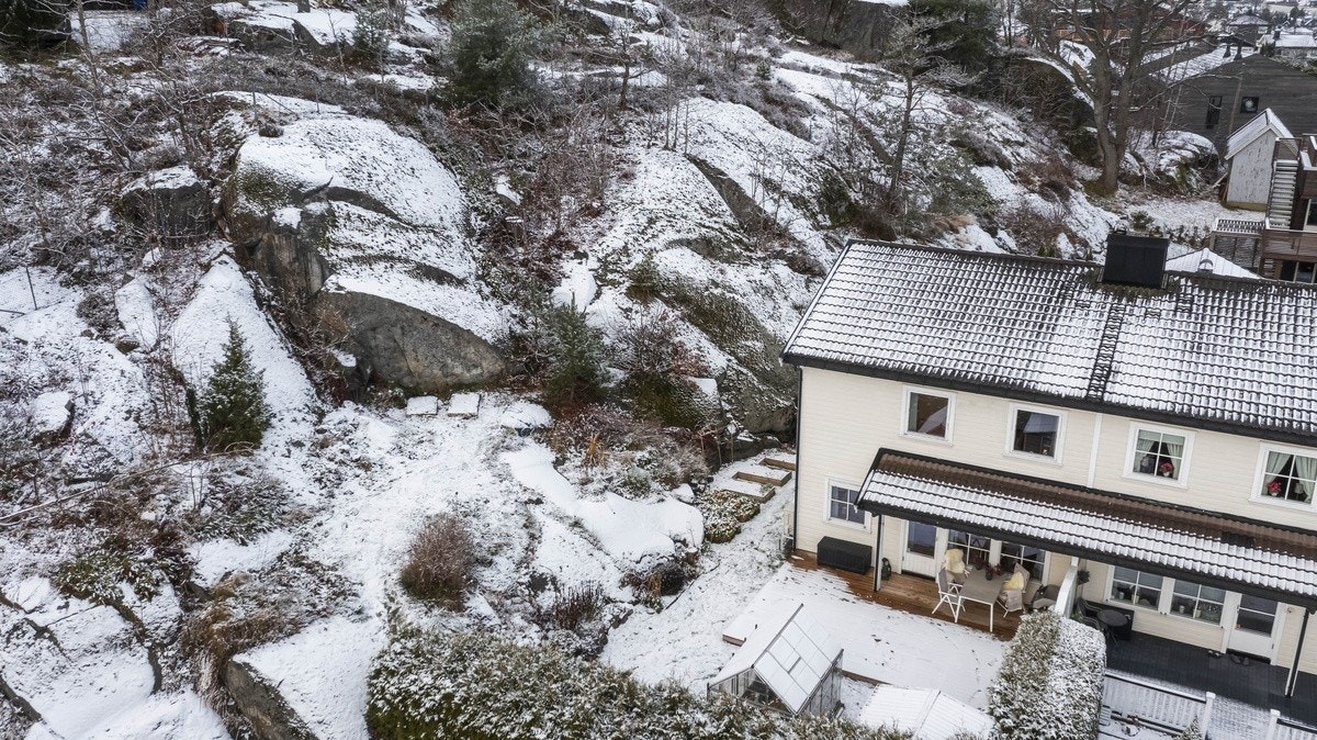 Boligen ligger med kort vei til både barneskole og ungdomsskole. Fra boligen tar det kun 5 minutter å spasere til SVGS ( Sandefjord Videregående Skole). Det er flere barnehager i nærområdet. Galleribilde