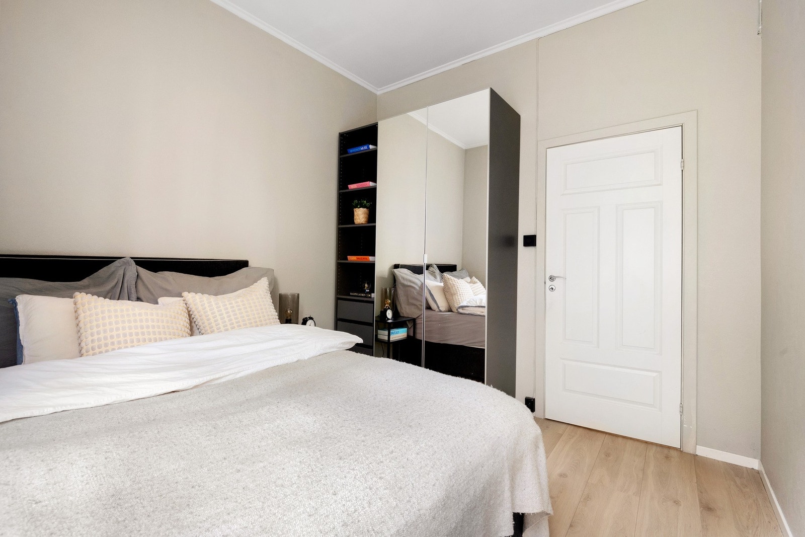 Soverommet vender mot bakgård Galleribilde