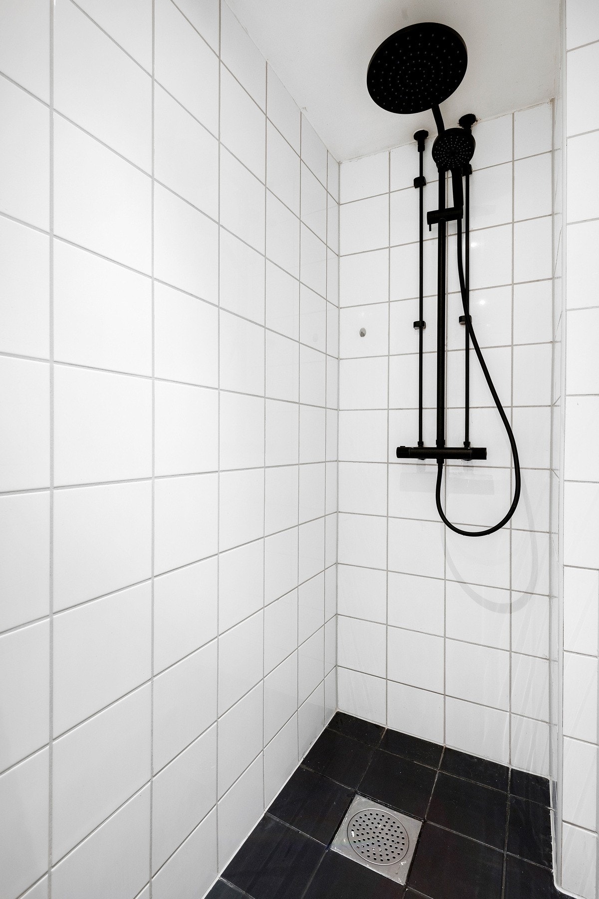 Ny regnfallsdusj montert i 2025. Galleribilde