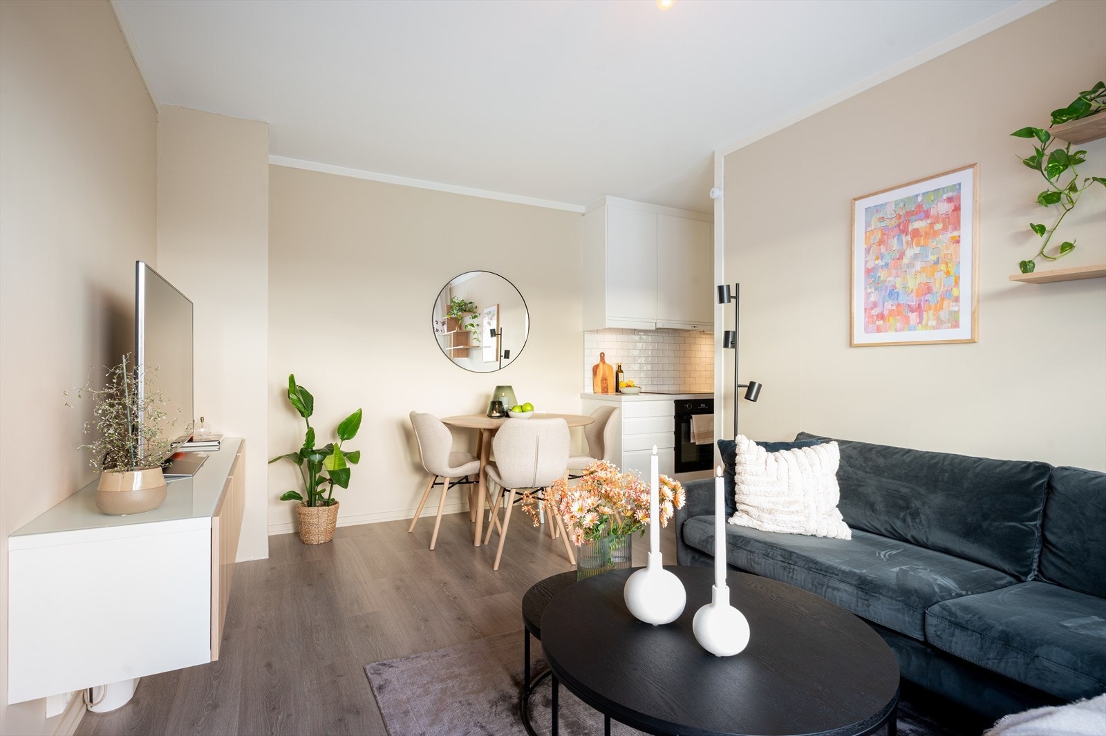 Stue/kjøkken har et areal på 18 kvm. Galleribilde