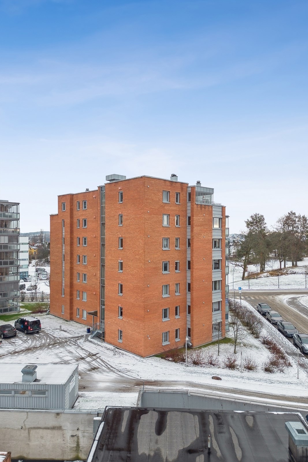 Leiligheten ligger i Parken borettslag, et veldrevet lag med heis i bygget. Galleribilde