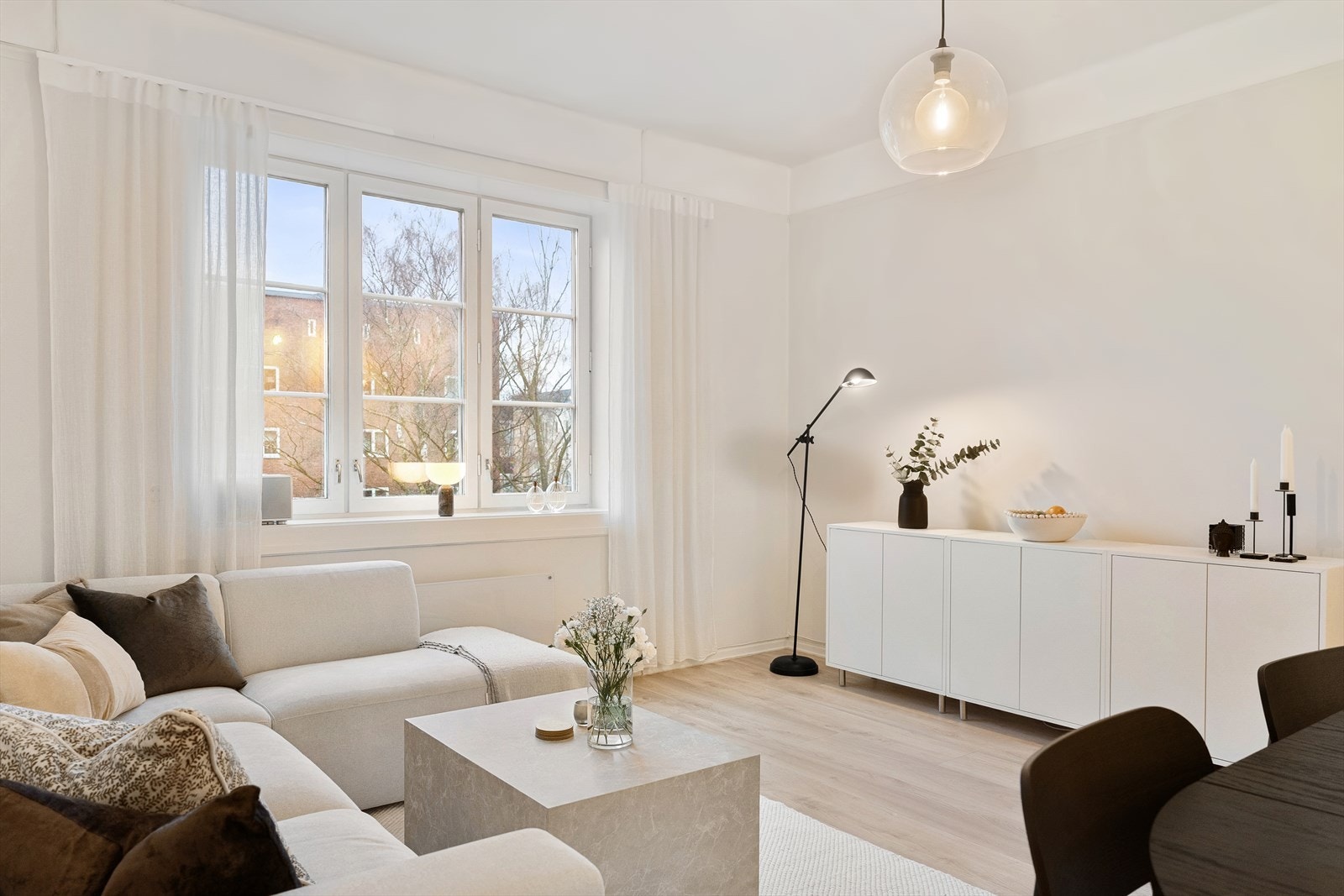 En lys og pen toroms leilighet med attraktiv beliggenhet på St. Hanshaugen, like ved populære Alexander Kiellands plass. Galleribilde