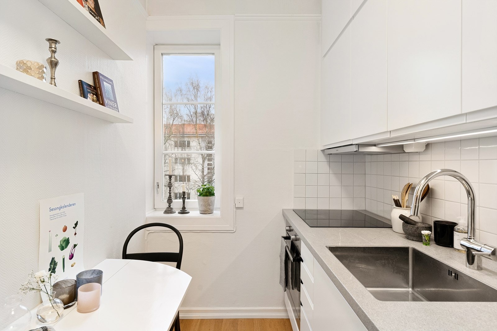 Her er det også plass til et lite spisebord. Galleribilde