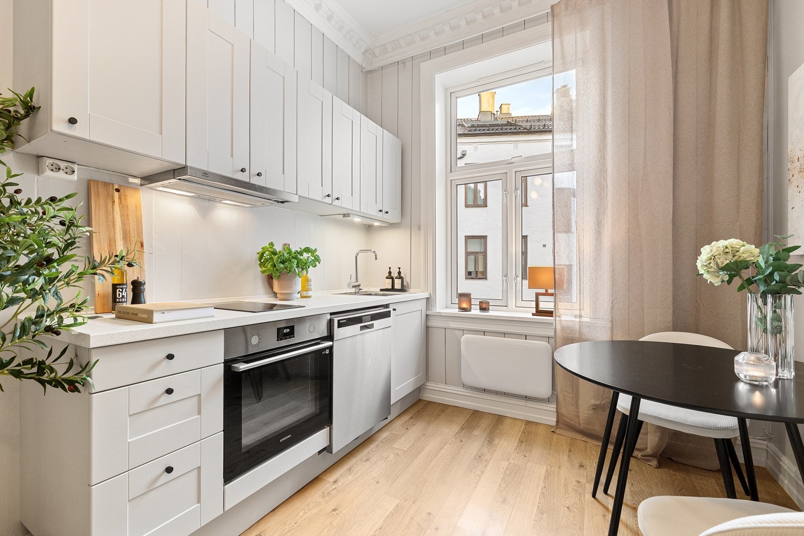 Leiligheten ligger i 3. etasje og inneholder entré, kjøkken, stue, bod, bad og soverom. Galleribilde