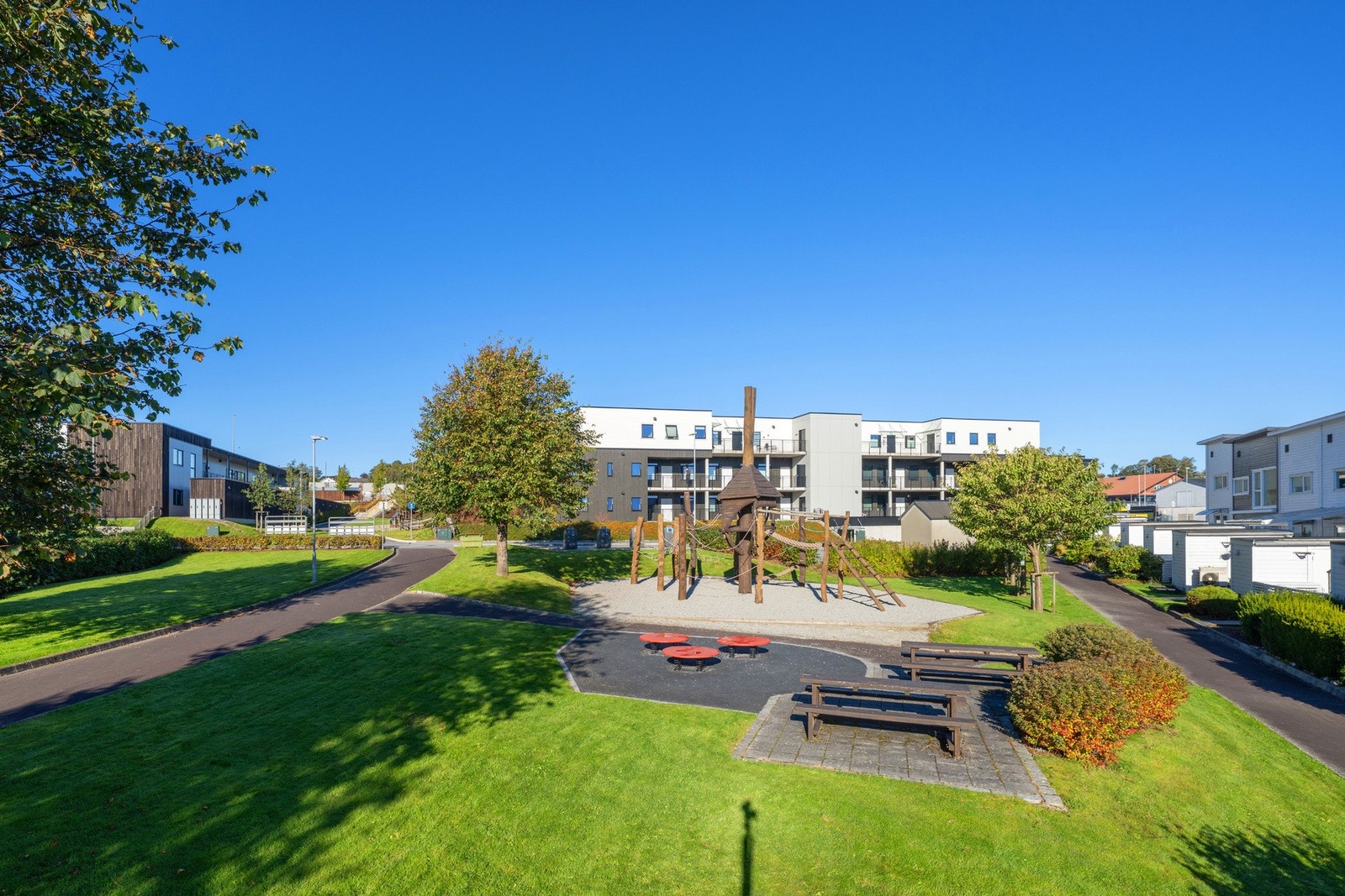 Lekeplass rett i nærheten. Galleribilde