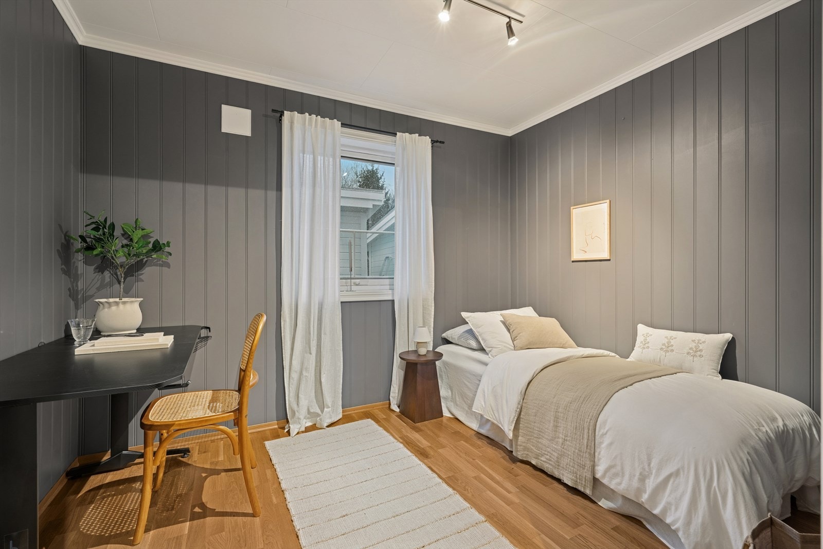 Soverom nr. 2 egner seg godt til gjesterom, barnerom eller kontor. Galleribilde