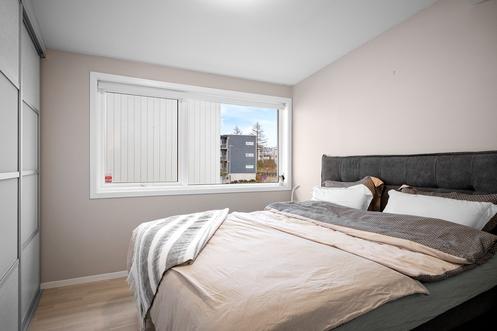 Hovedsoverom av god størrelse med plass til dobbeltseng. Galleribilde